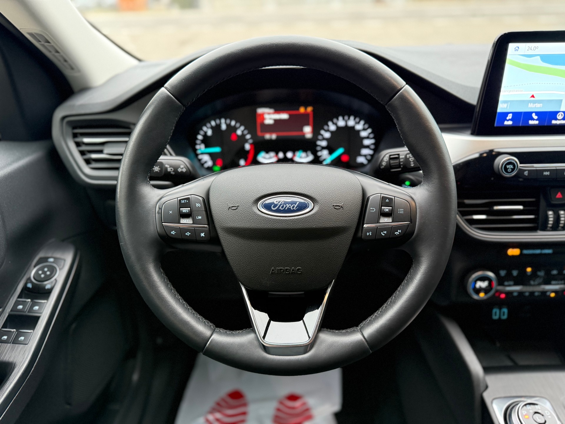 FORD Kuga 2.0 TDCi EcoBlue Cool & Connect 4WD-image-14