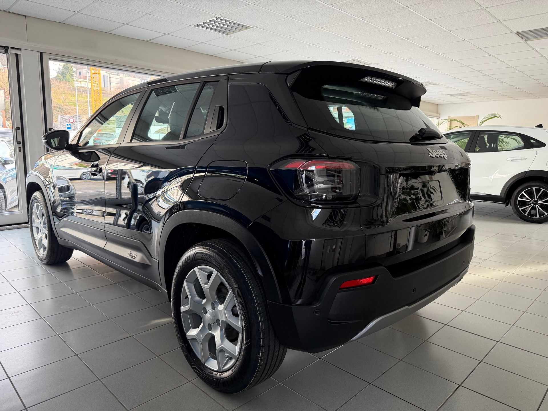 JEEP Avenger 1.2 Turbo MHEV Altitude-image-5