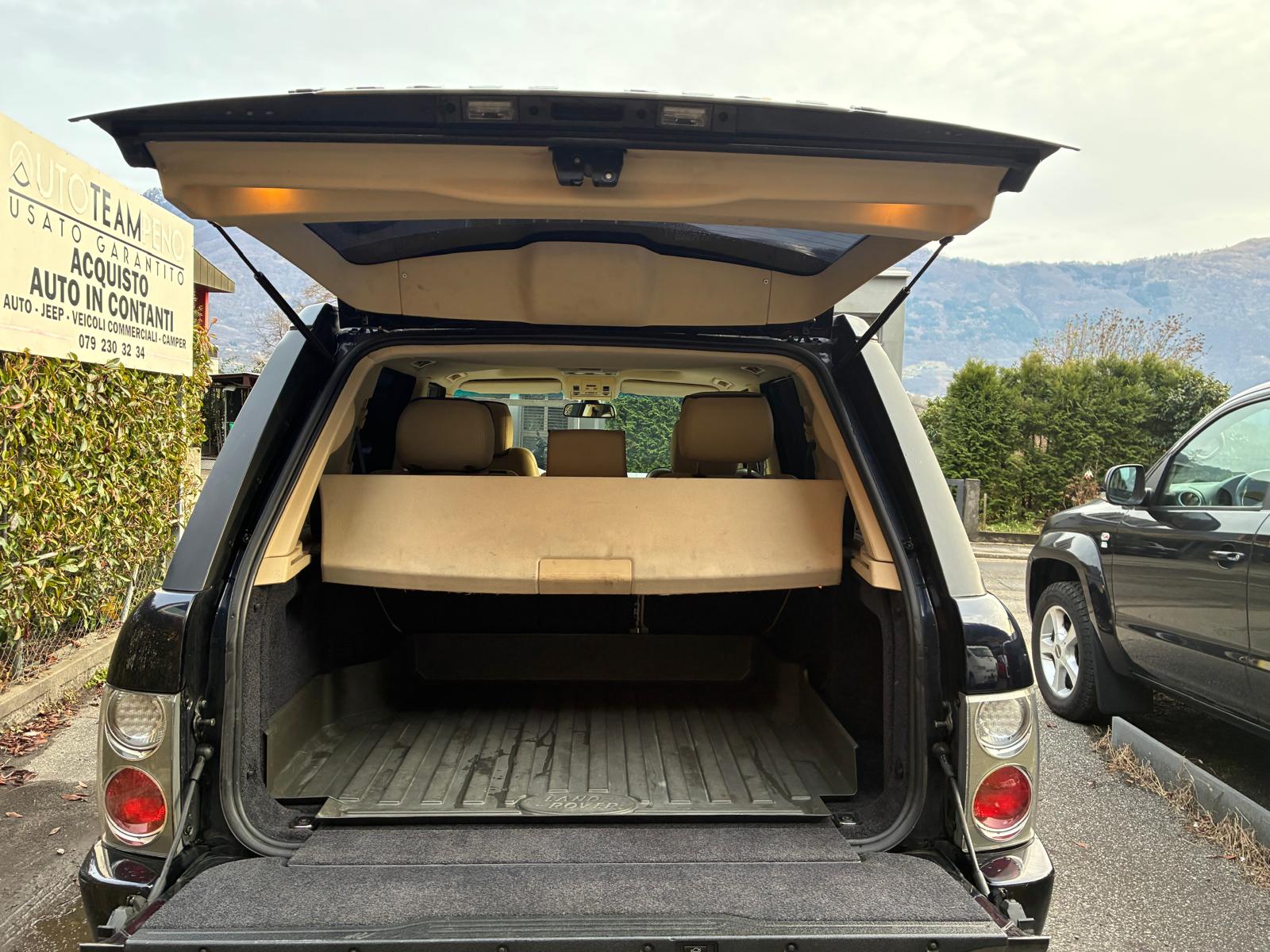 LAND ROVER 3.6 TDV8 Vogue-image-6
