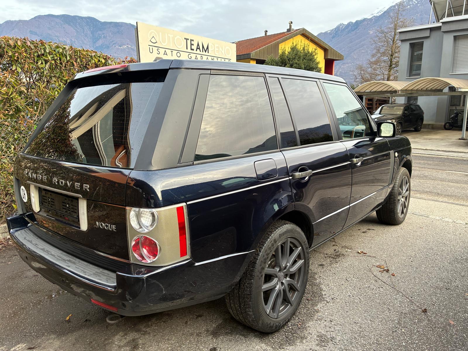 LAND ROVER 3.6 TDV8 Vogue-image-3