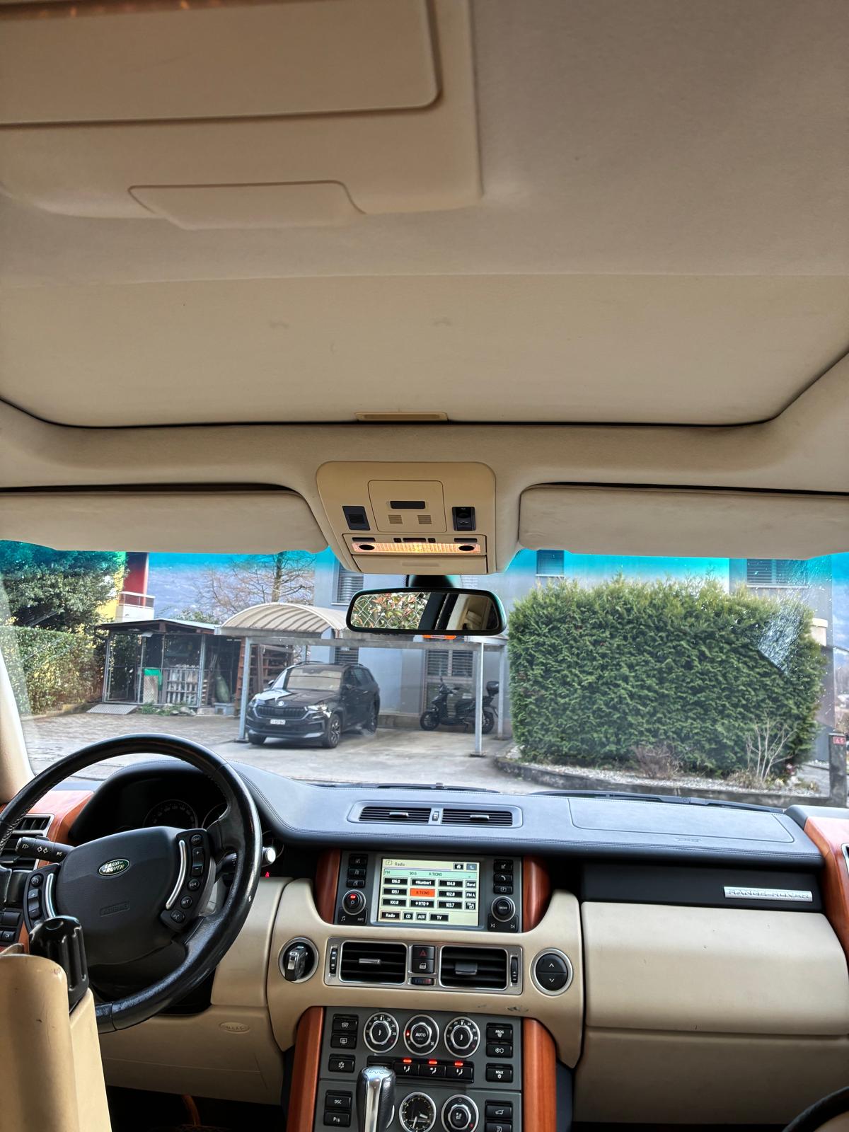 LAND ROVER 3.6 TDV8 Vogue-image-9