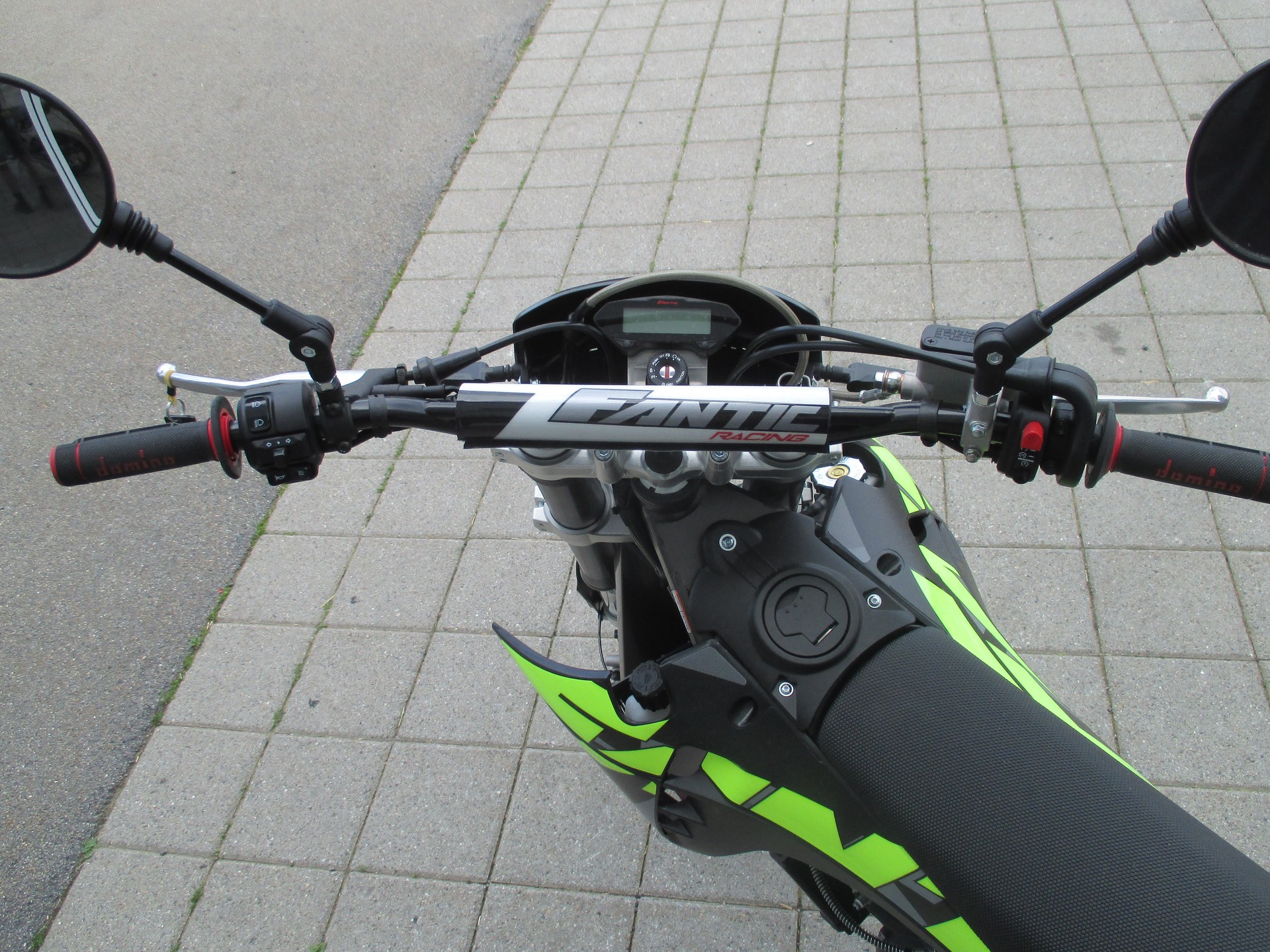 FANTIC Motard 125 Performance-image-4