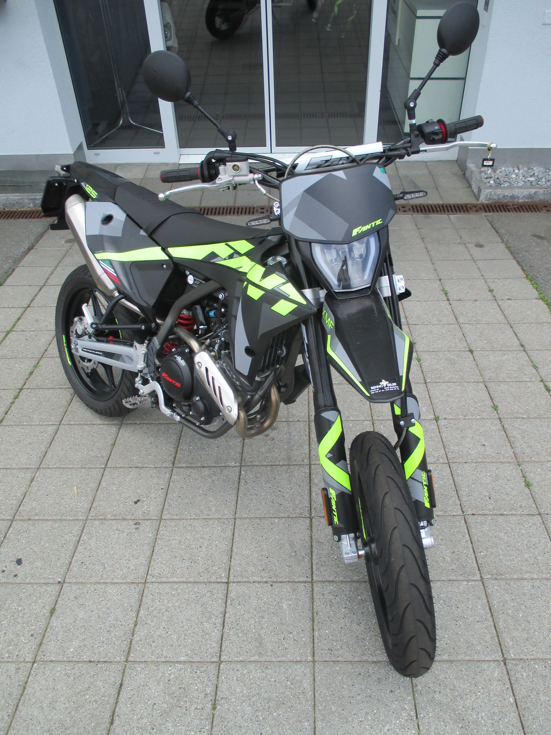 FANTIC Motard 125 Performance