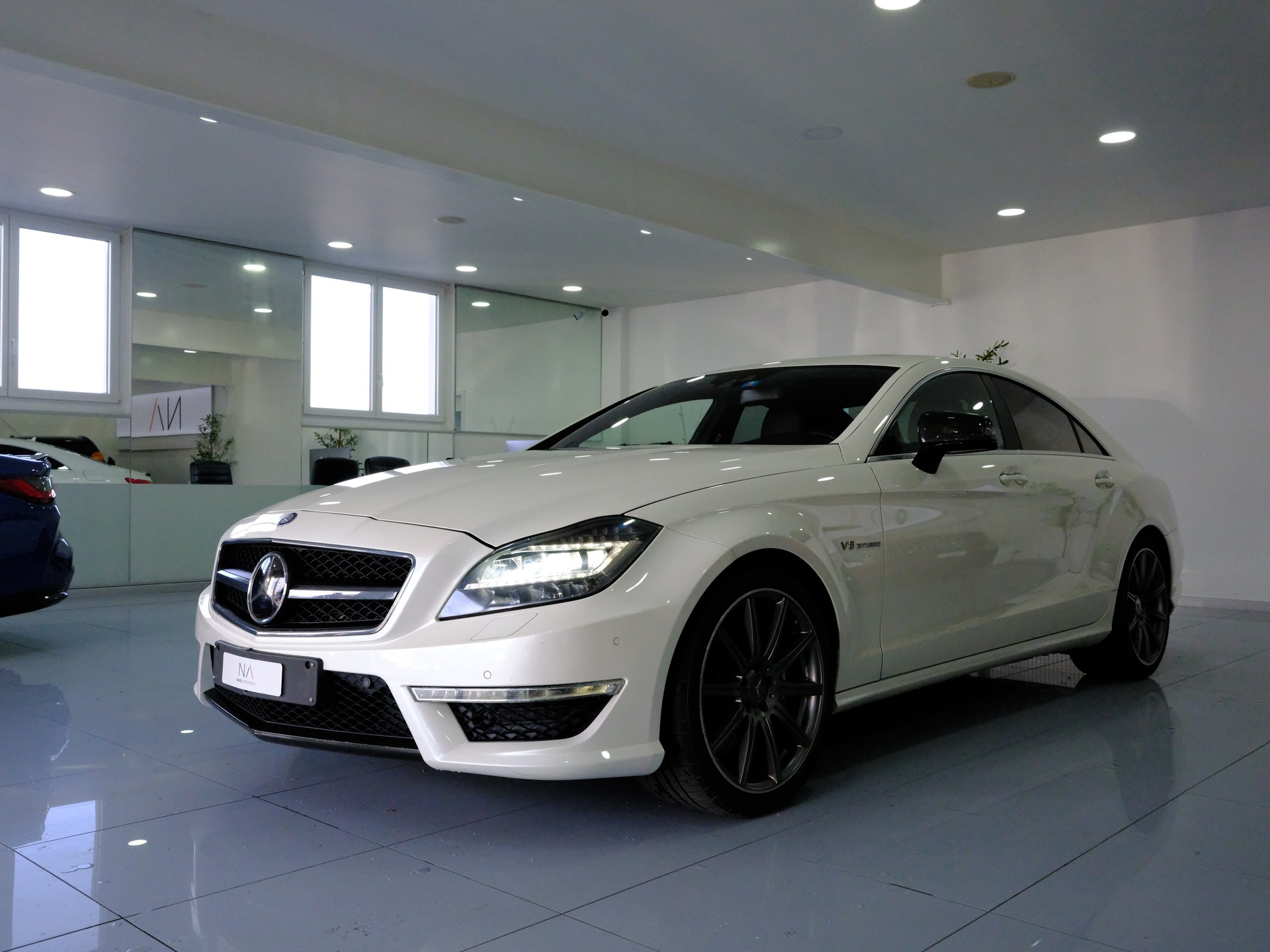 MERCEDES-BENZ CLS 63 AMG Speedshift MCT-showroom-element-3