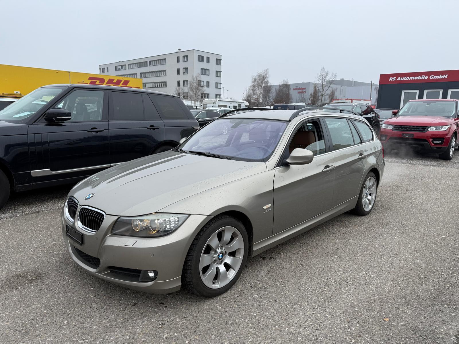 BMW 330i xDrive Touring-image-1