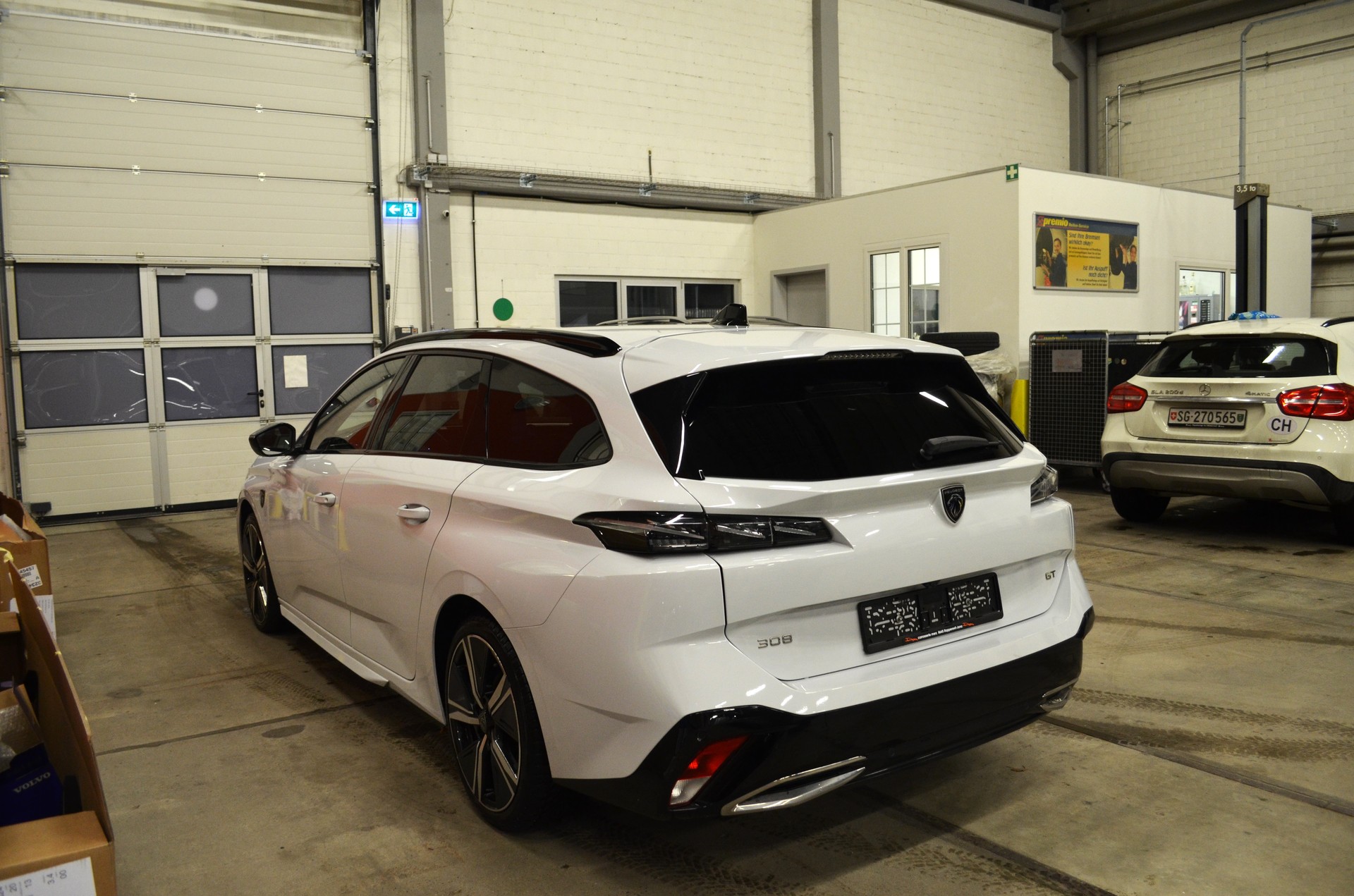 PEUGEOT 308 SW 1.2 Pure Tech GT EAT8-image-5