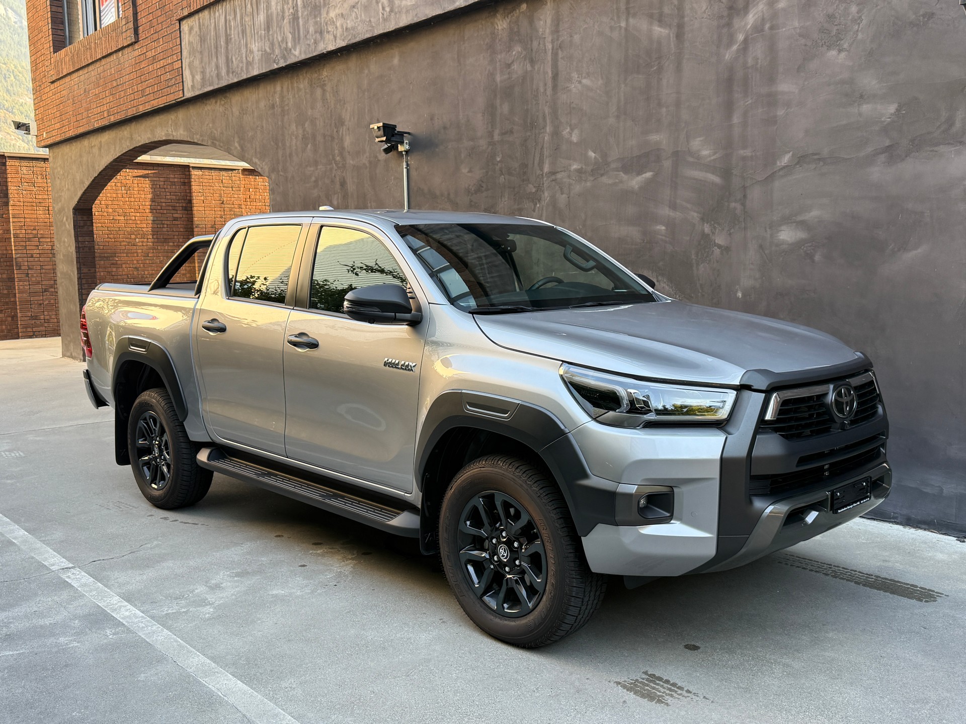 TOYOTA Hilux 2.8d MHEV Invincible Double Cab 4x4-image-3