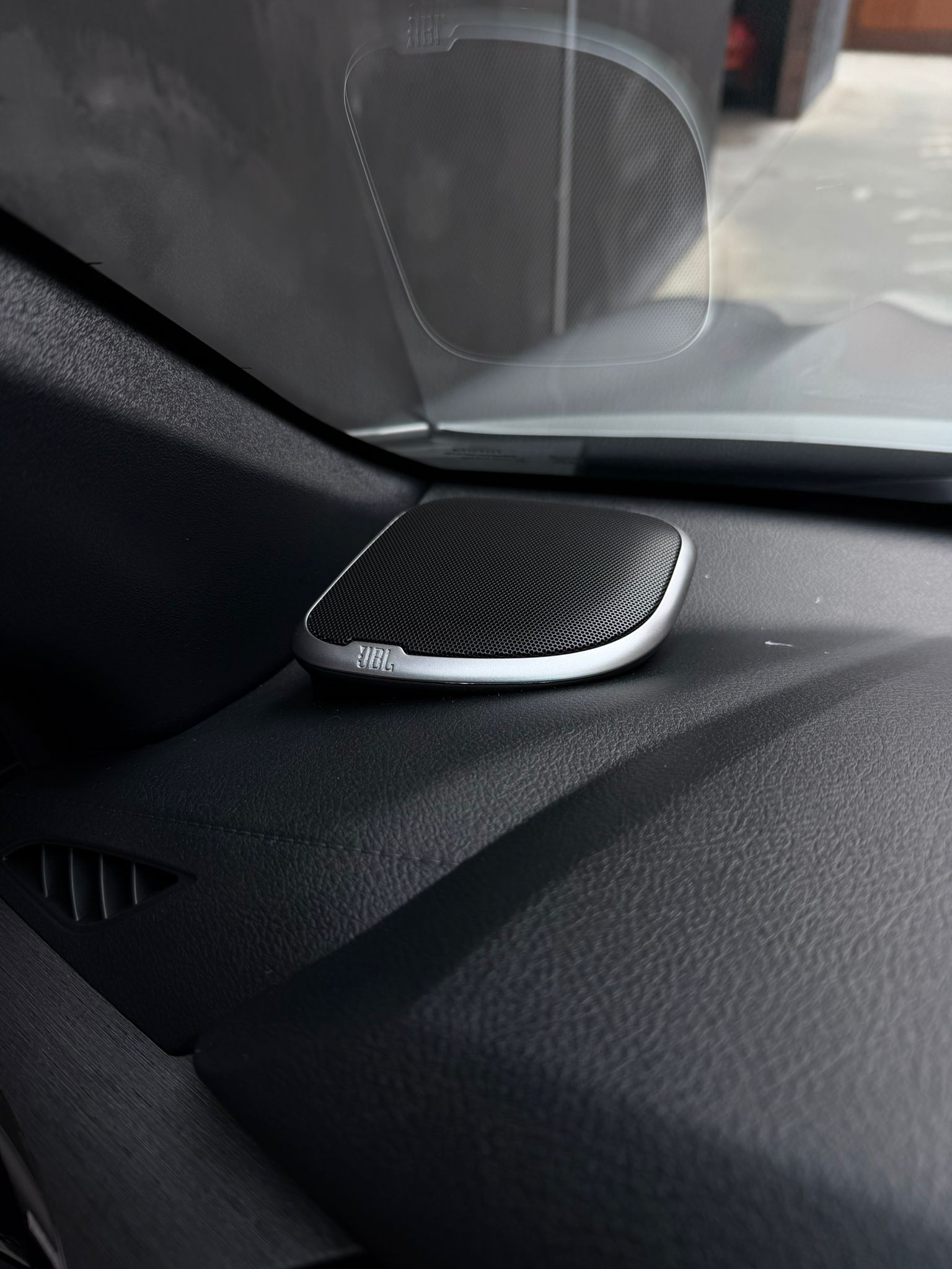 TOYOTA Hilux 2.8d MHEV Invincible Double Cab 4x4-image-15