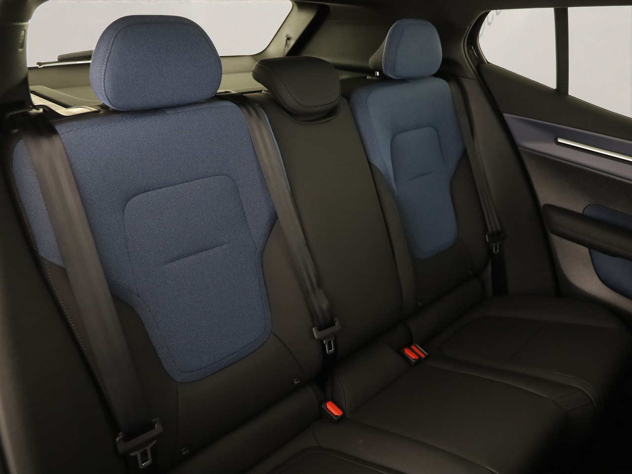 VOLVO EX30 E60 Ultra-image-7