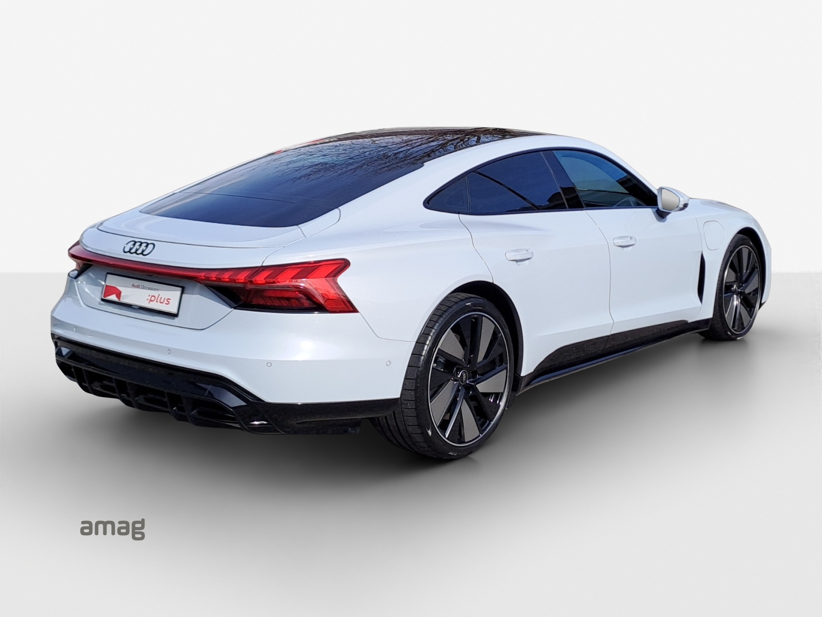 AUDI e-tron GT quattro-image-5