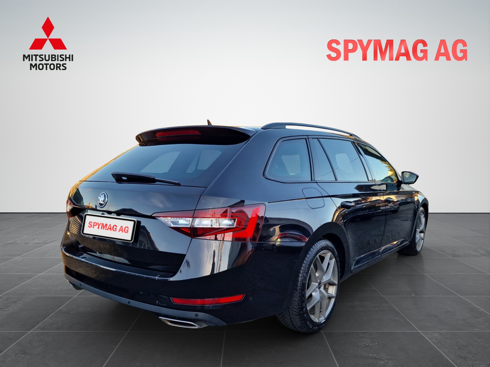 SKODA Superb Combi 2.0 TSI SportLine+ DSG 4x4-image-2