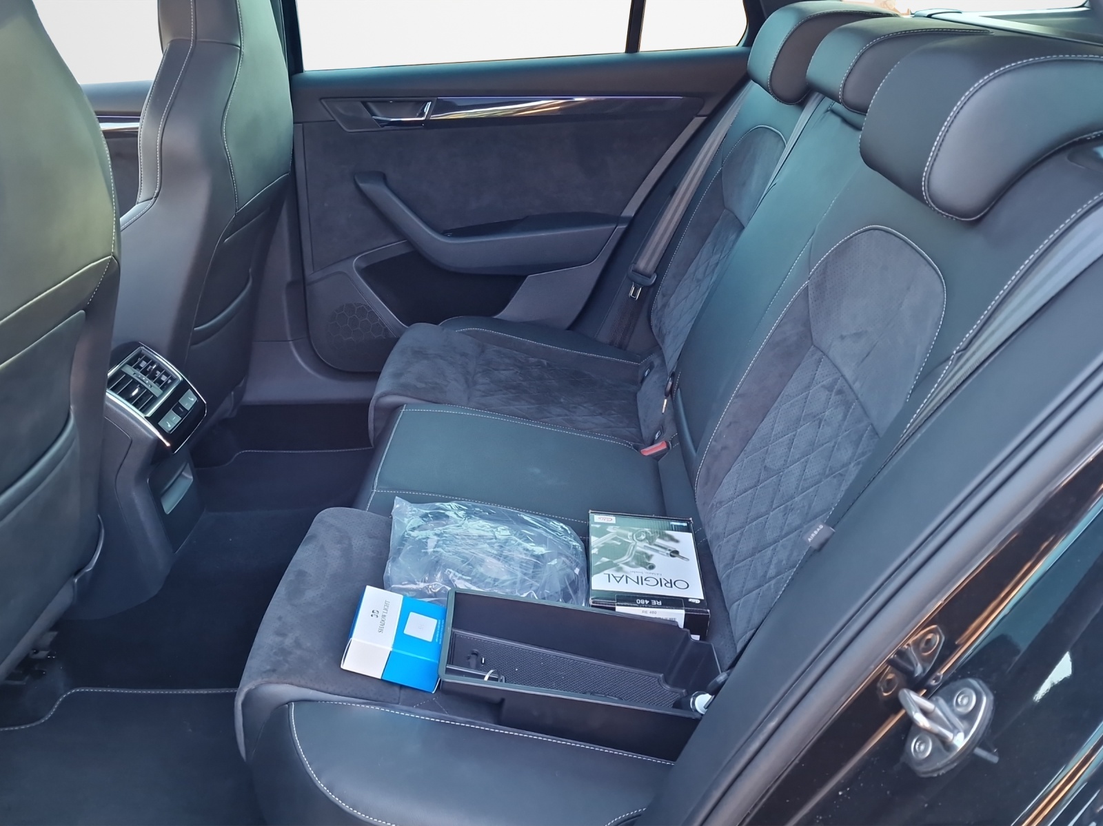 SKODA Superb Combi 2.0 TSI SportLine+ DSG 4x4-image-9