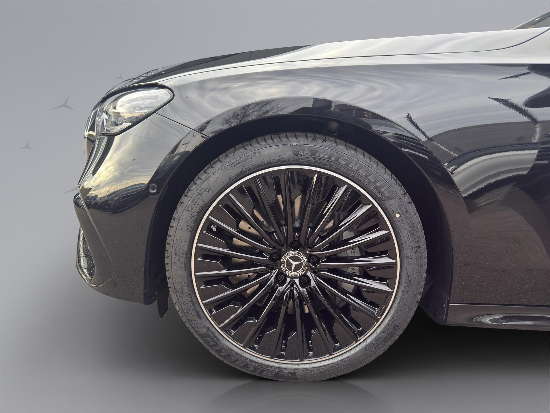 MERCEDES-BENZ E 220 d AMG Line 4matic Kombi-image-8