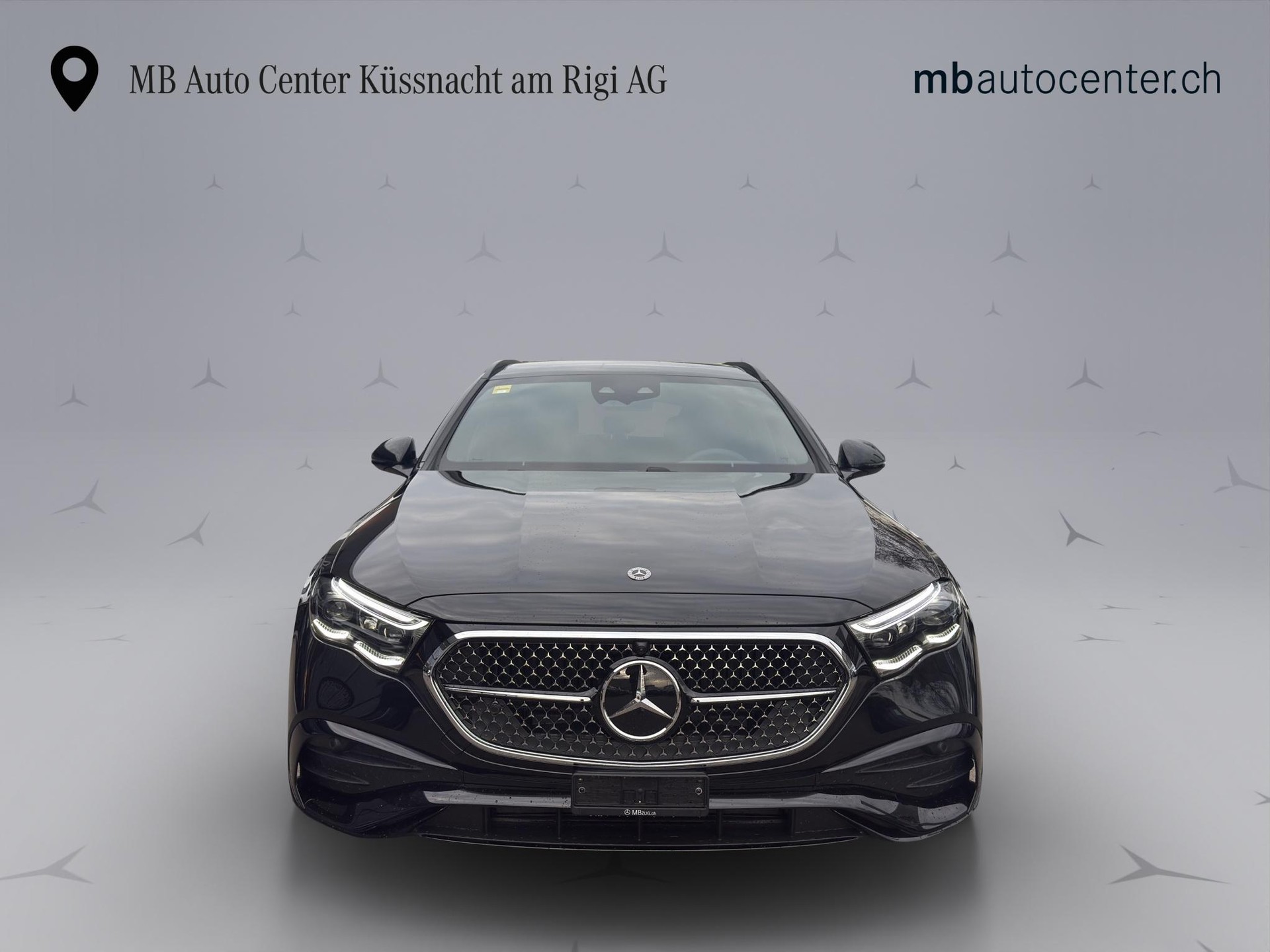 MERCEDES-BENZ E 220 d AMG Line 4matic Kombi-image-1