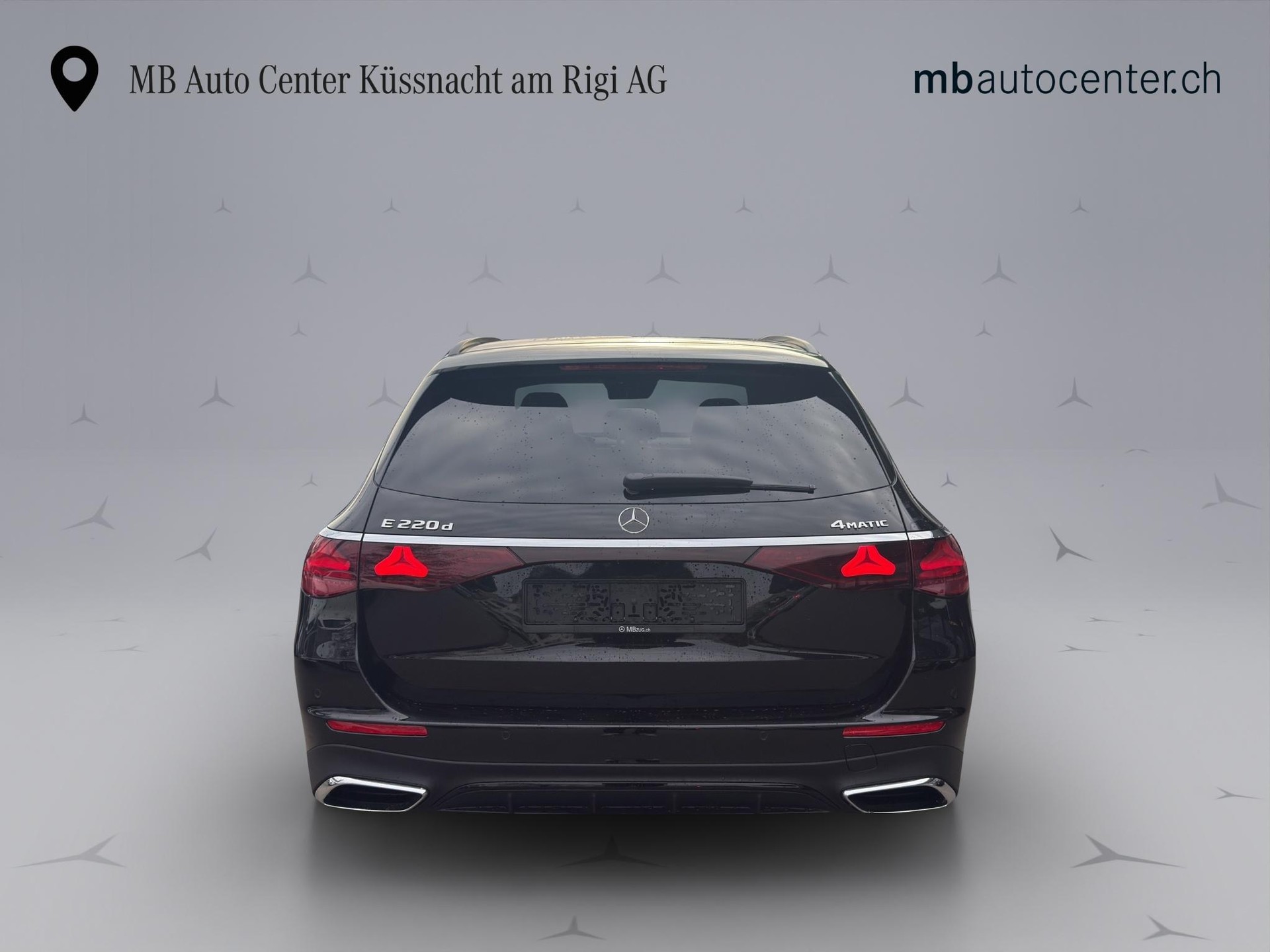 MERCEDES-BENZ E 220 d AMG Line 4matic Kombi-image-4