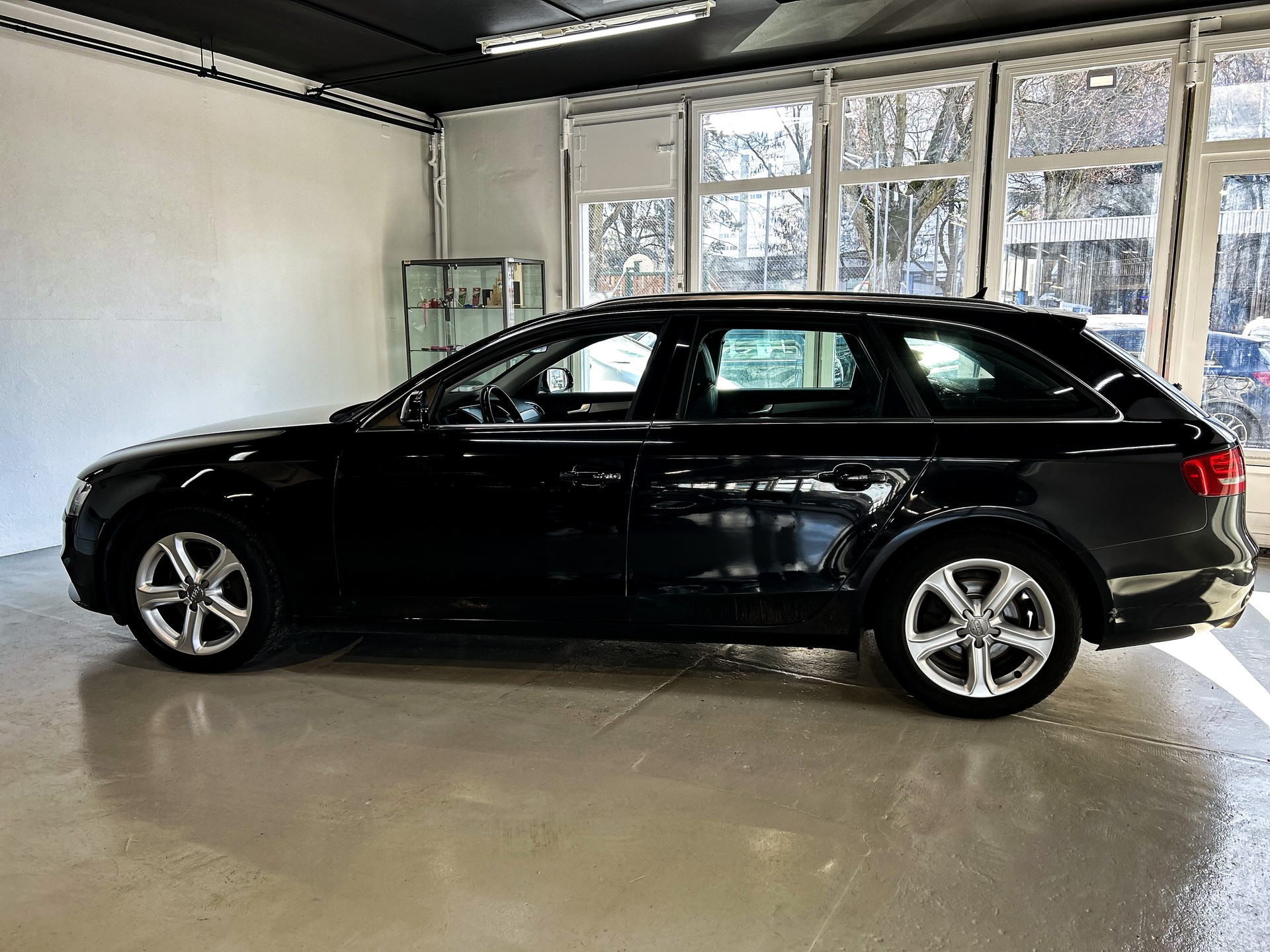 AUDI A4 Avant 2.0 TFSI multitronic-image-7