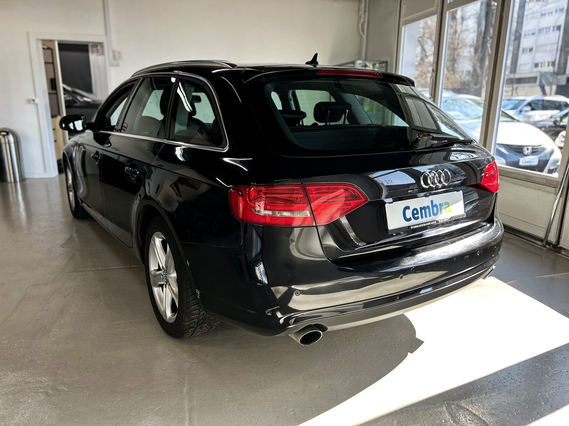 AUDI A4 Avant 2.0 TFSI multitronic-image-9