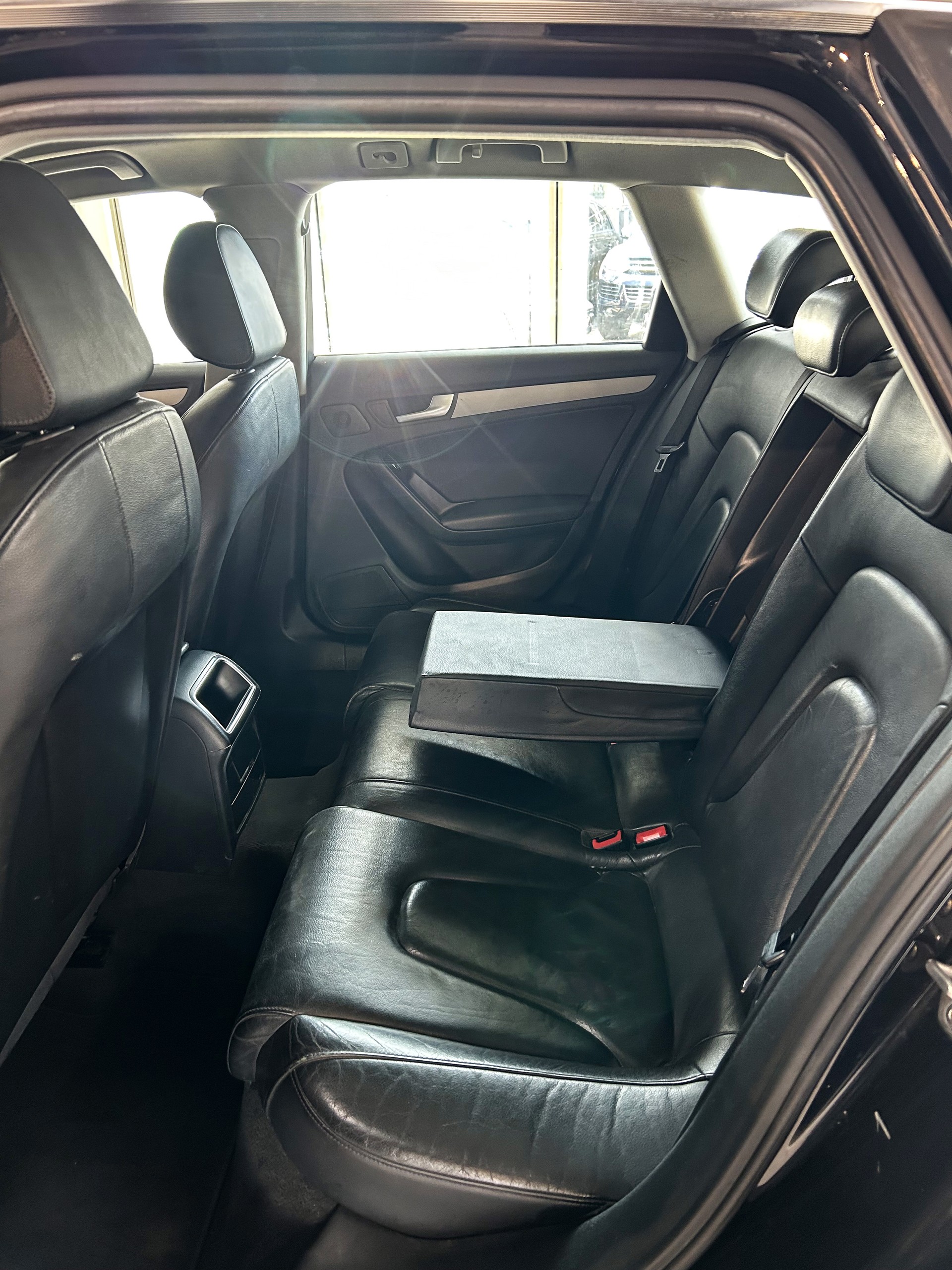 AUDI A4 Avant 2.0 TFSI multitronic-image-29