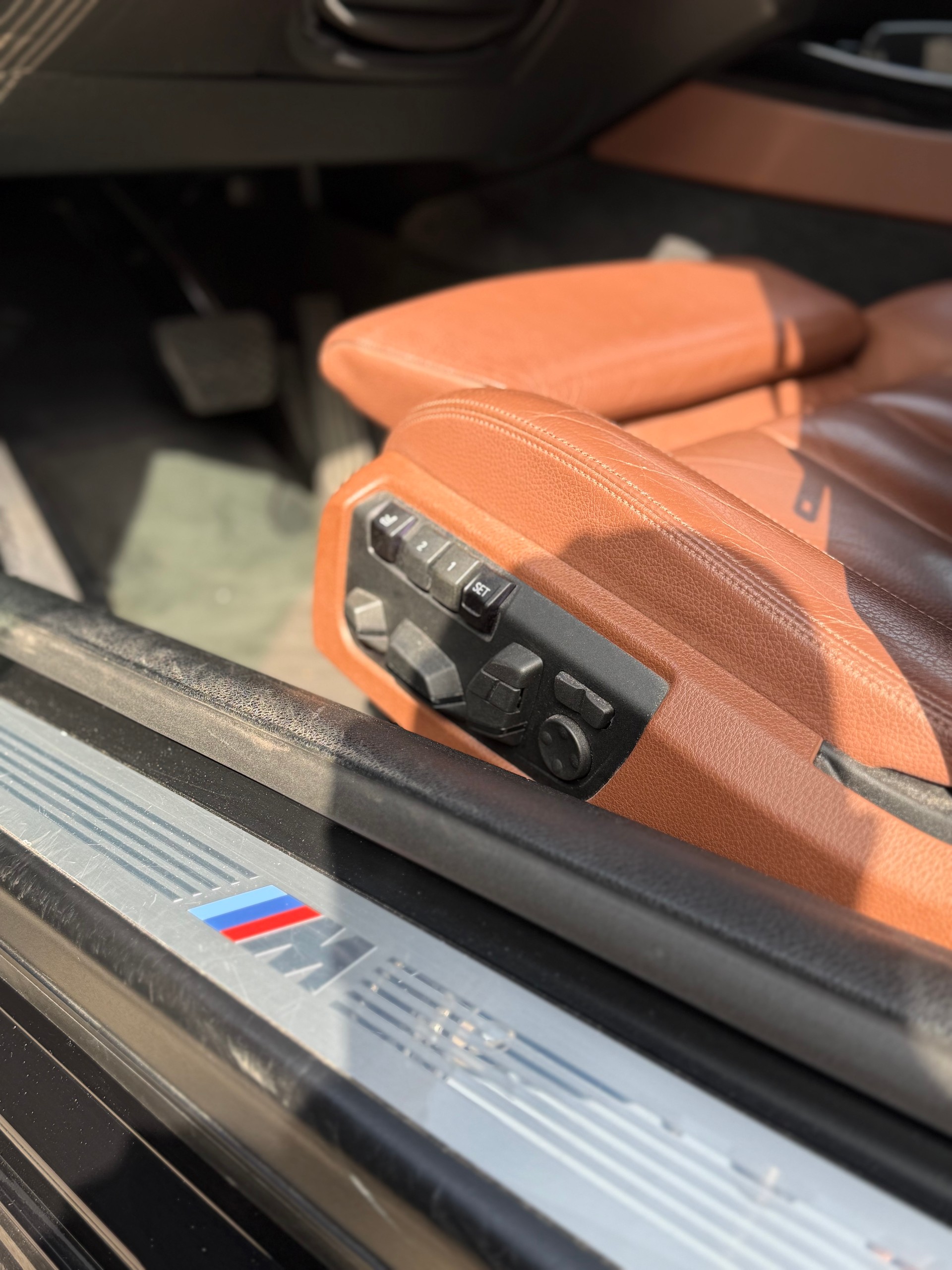 BMW 640i Cabrio xDrive*M Sportpaket*CH-Fahrzeug*Harman/Kardon*Head-Up*Soft-Close* 360°-Kamera*-image-4