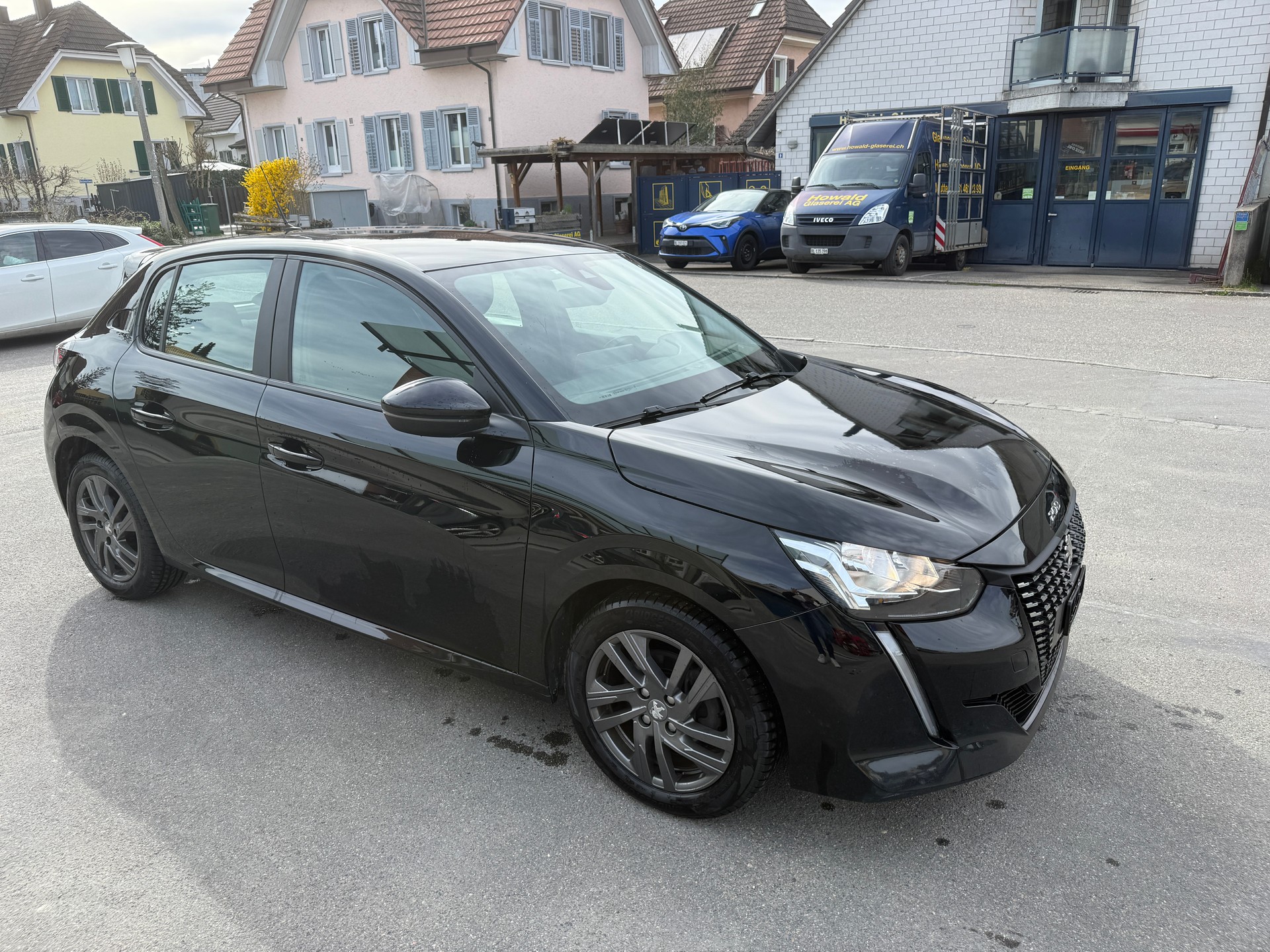 PEUGEOT 208 1.2 PureTech Active Pack EAT8