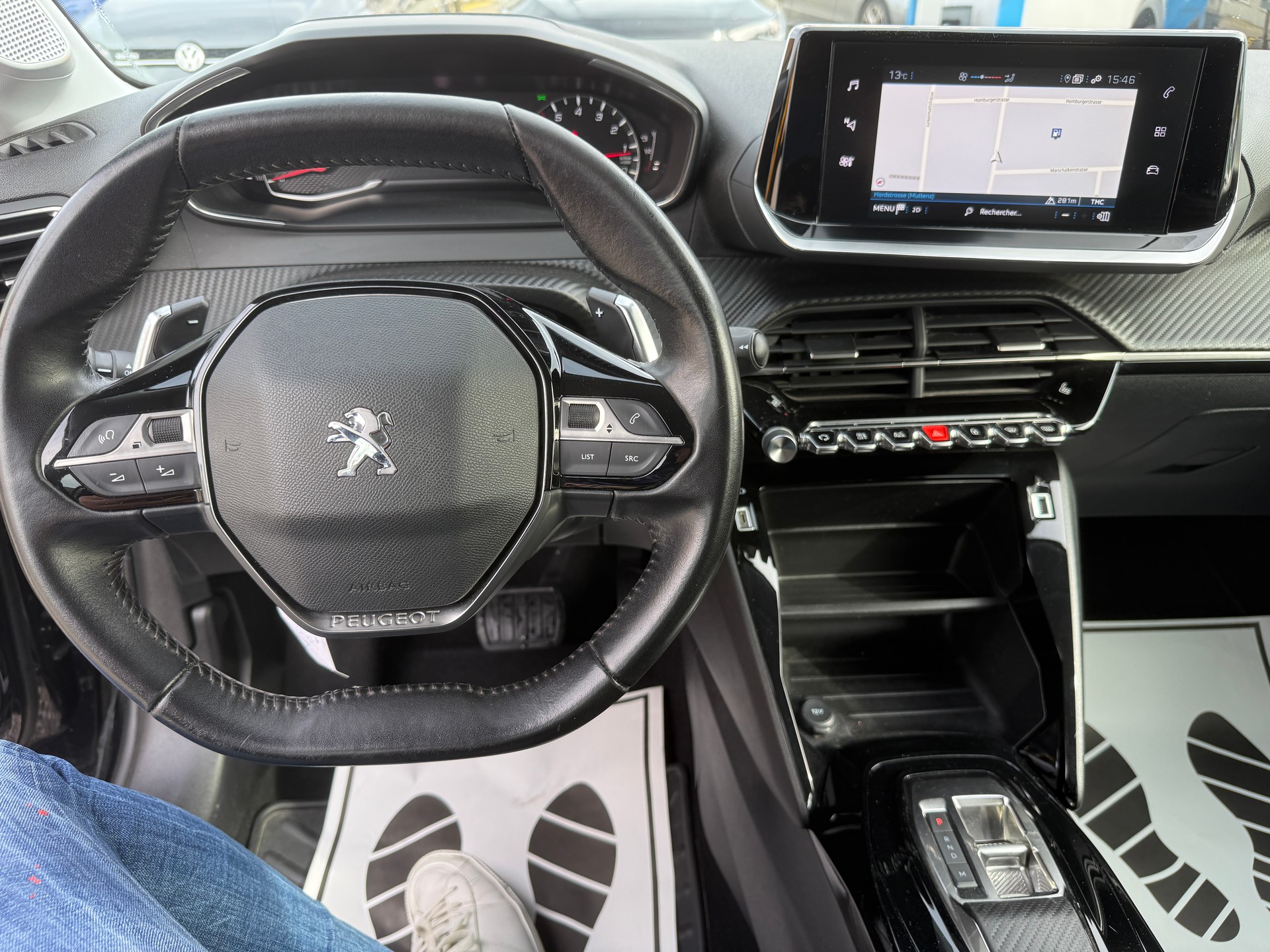 PEUGEOT 208 1.2 PureTech Active Pack EAT8-image-9
