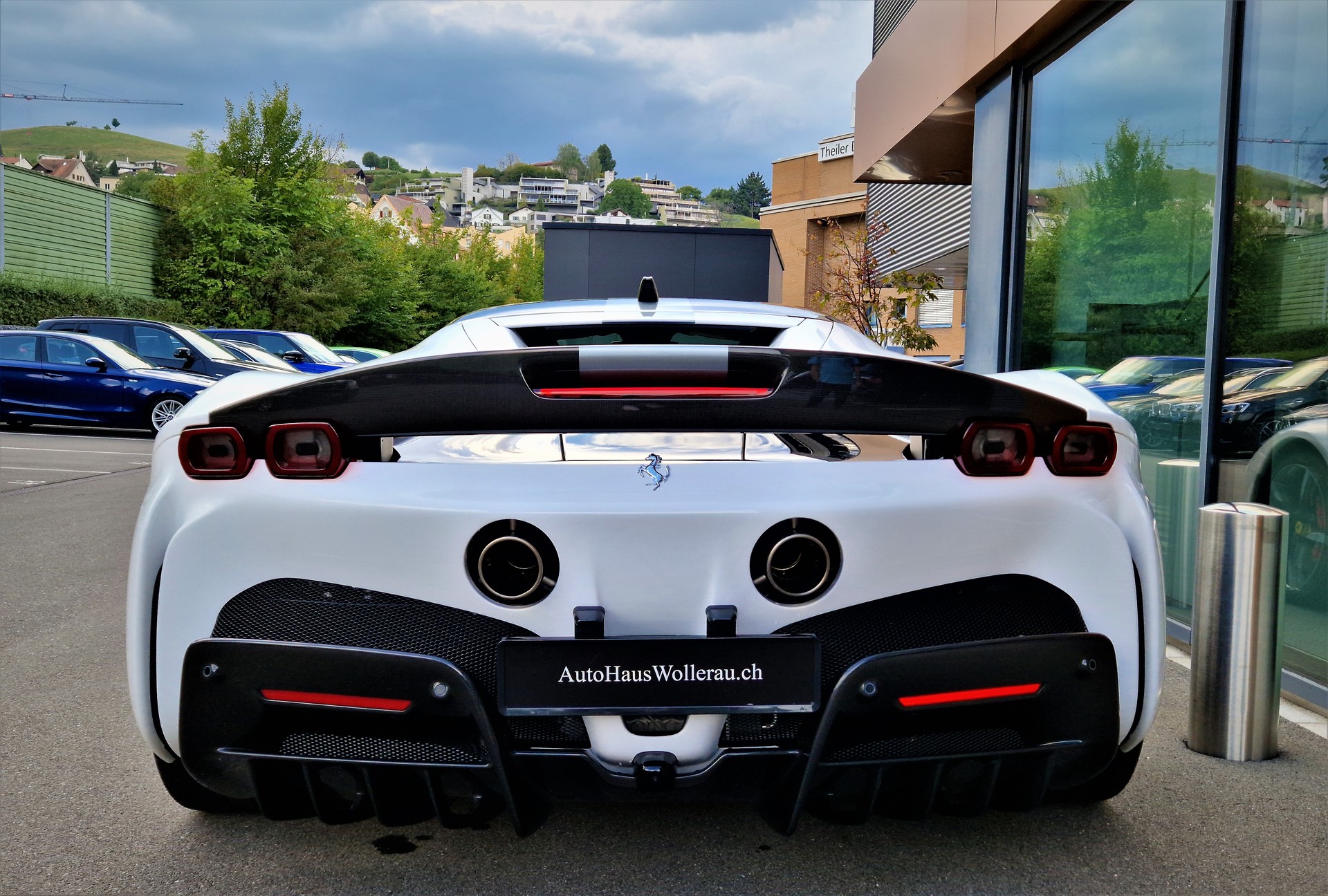 FERRARI SF90 Stradale 4.0-image-1