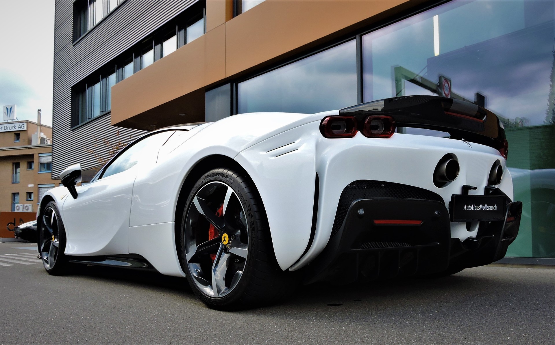FERRARI SF90 Stradale 4.0-image-3
