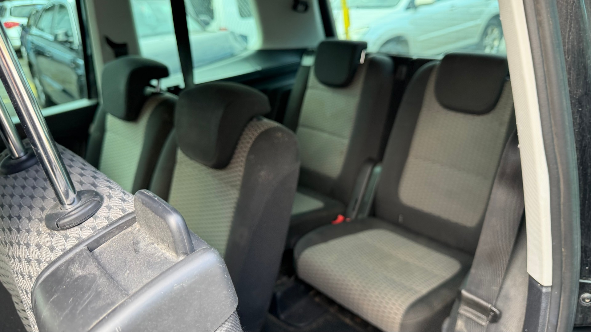 VW Sharan 2.0 TDI BMT Startline Trendline DSG-image-9