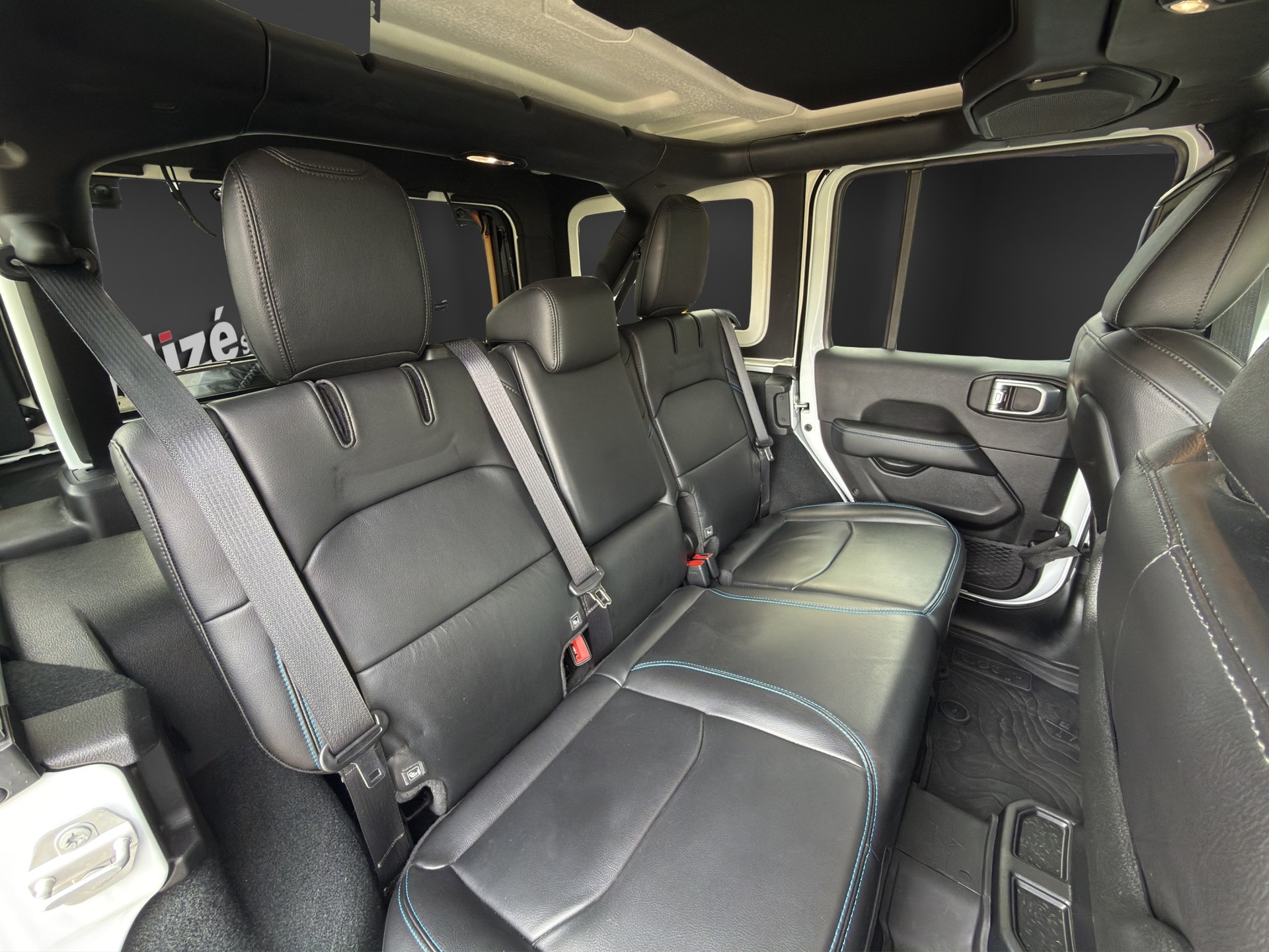 JEEP Wrangler 2.0 PHEV Unlimited Rubicon Automatic Soft Top-image-15