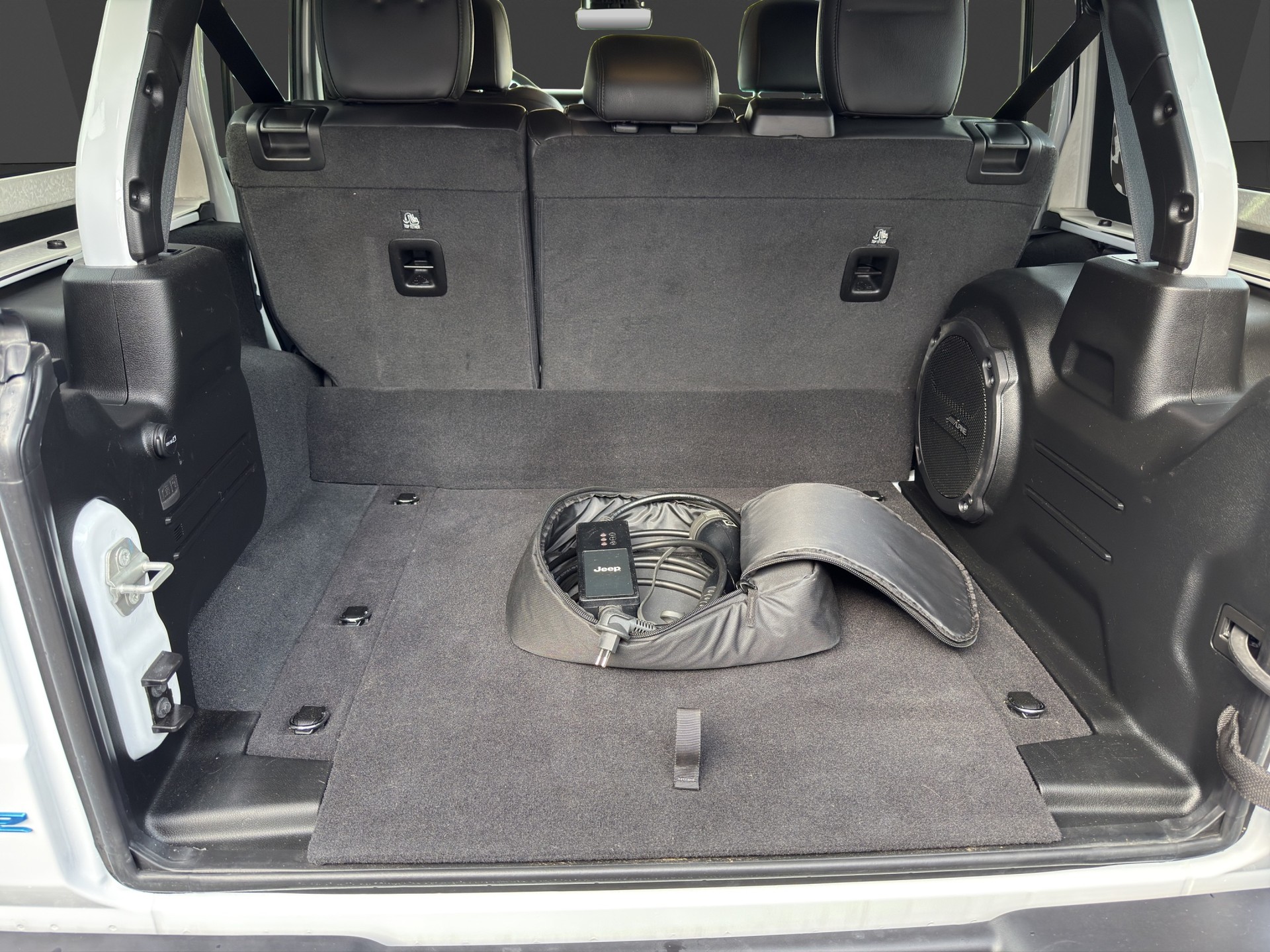 JEEP Wrangler 2.0 PHEV Unlimited Rubicon Automatic Soft Top-image-16