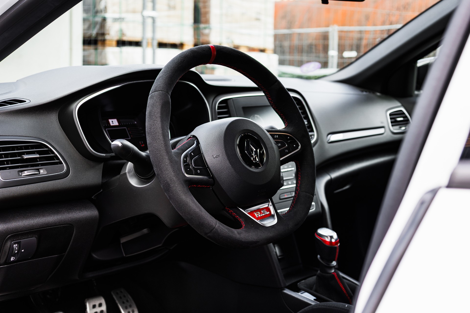 RENAULT Mégane R.S. Trophy-R 300-image-15