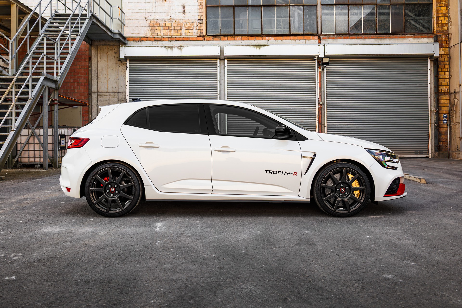 RENAULT Mégane R.S. Trophy-R 300-image-7