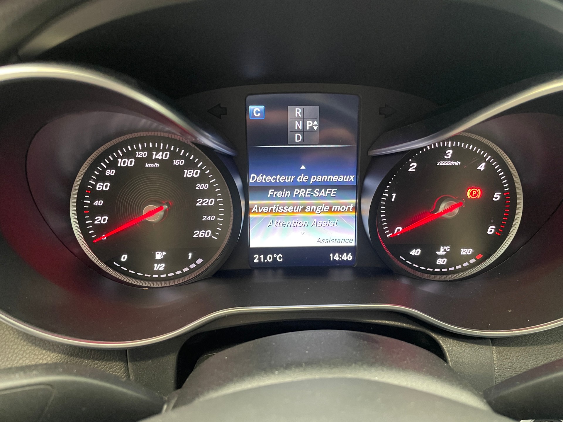 MERCEDES-BENZ C 250 BlueTEC Avantgarde 4Matic 7G-Tronic-image-16