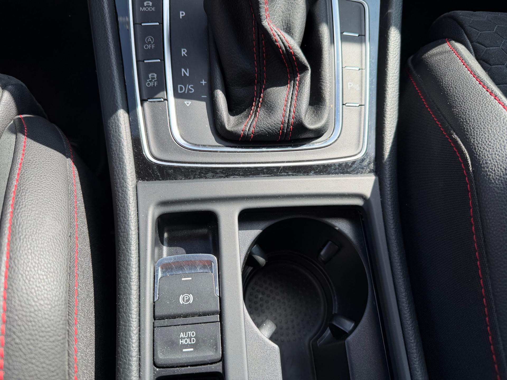 VW Golf 2.0 TSI GTI Performance DSG-image-9