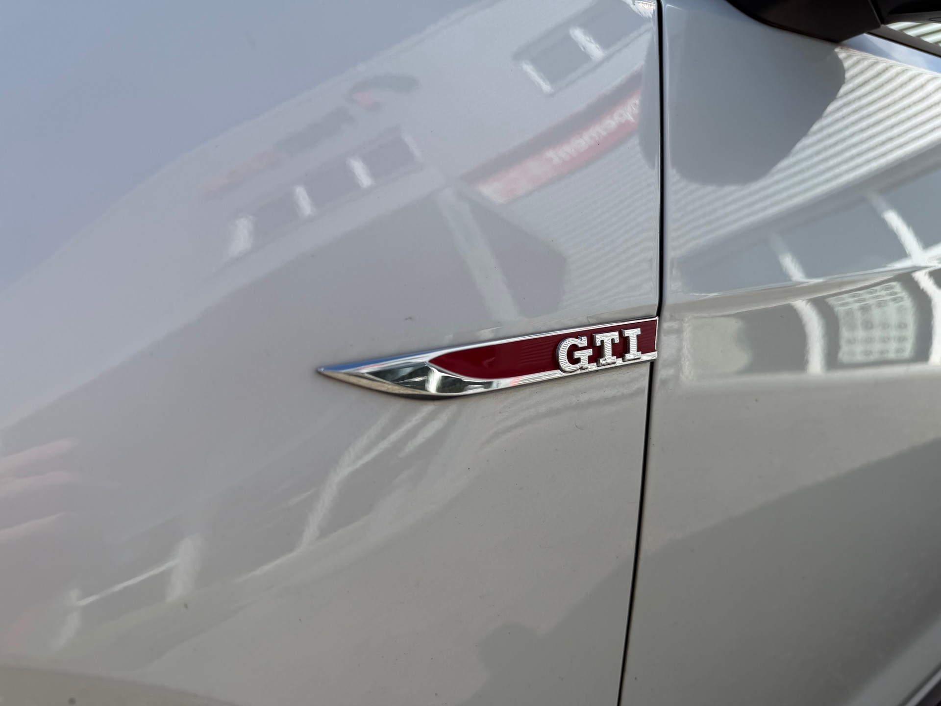 VW Golf 2.0 TSI GTI Performance DSG-image-2
