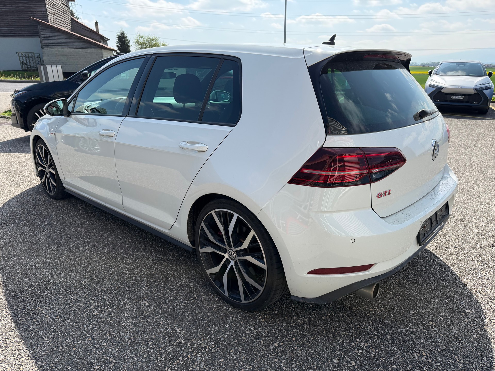 VW Golf 2.0 TSI GTI Performance DSG-image-3