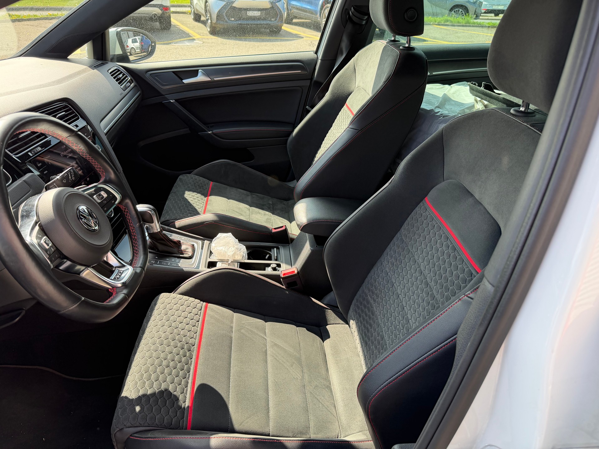 VW Golf 2.0 TSI GTI Performance DSG-image-6