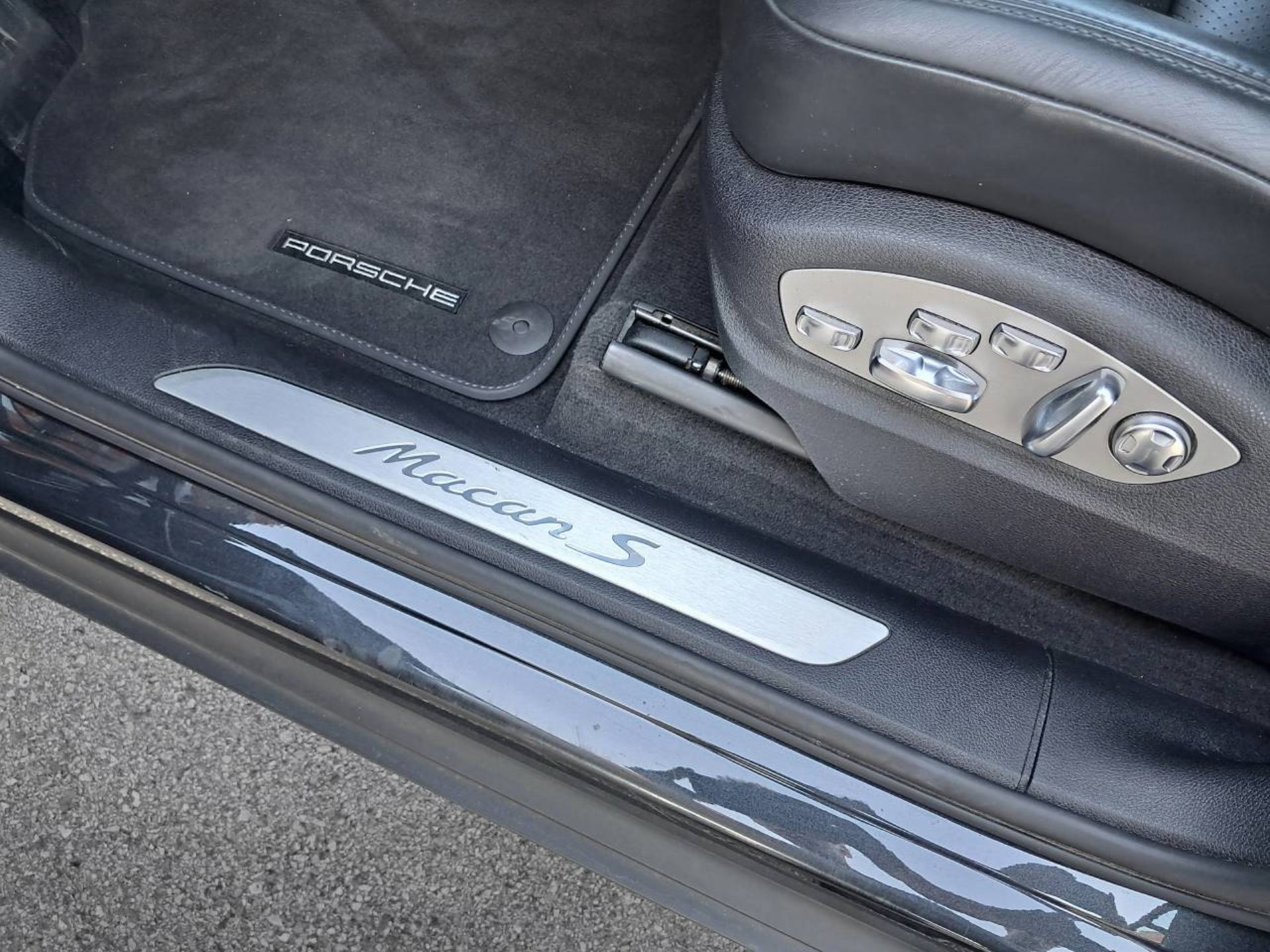 PORSCHE Macan S (MY21)-image-25