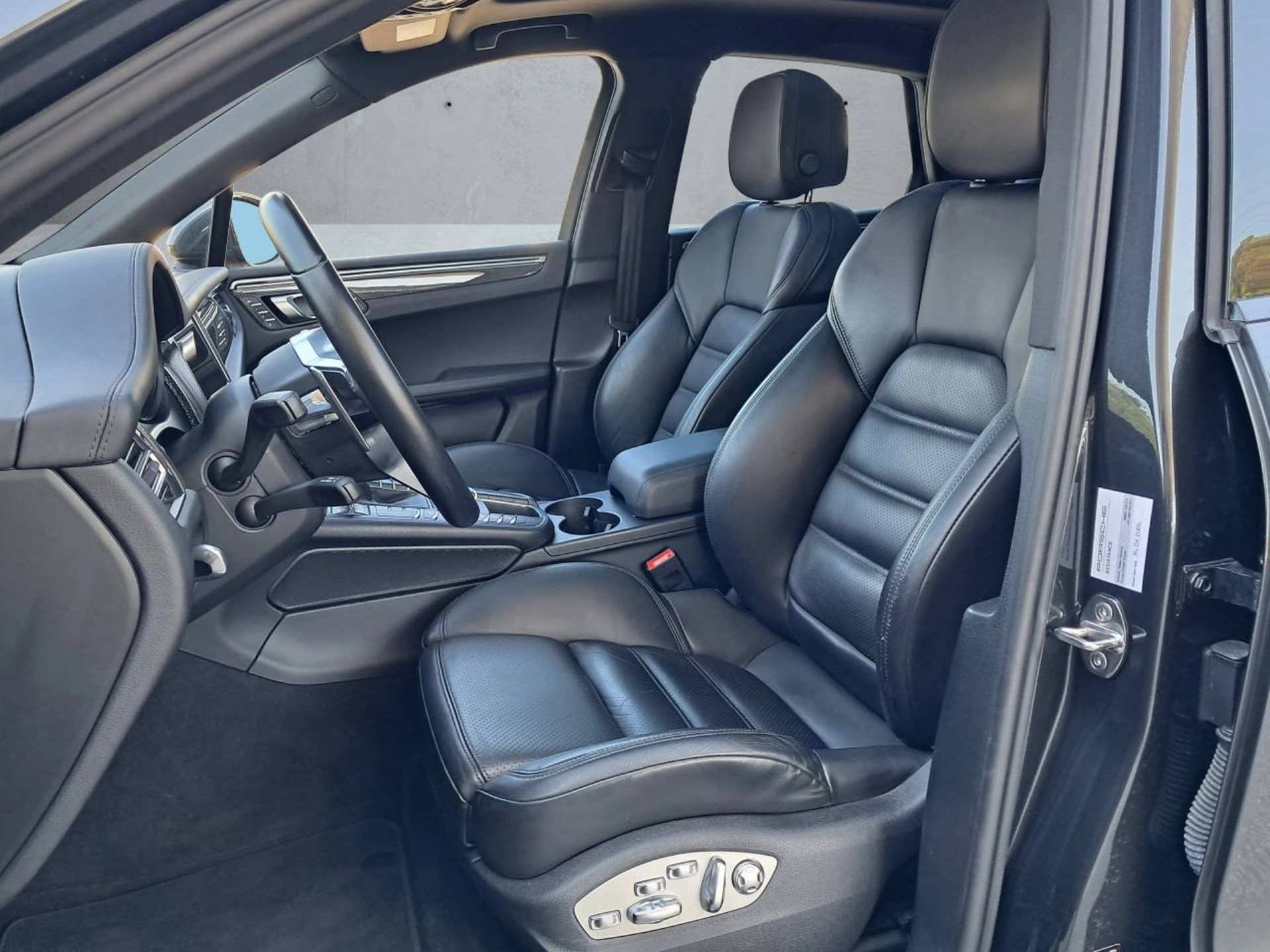PORSCHE Macan S (MY21)-image-4