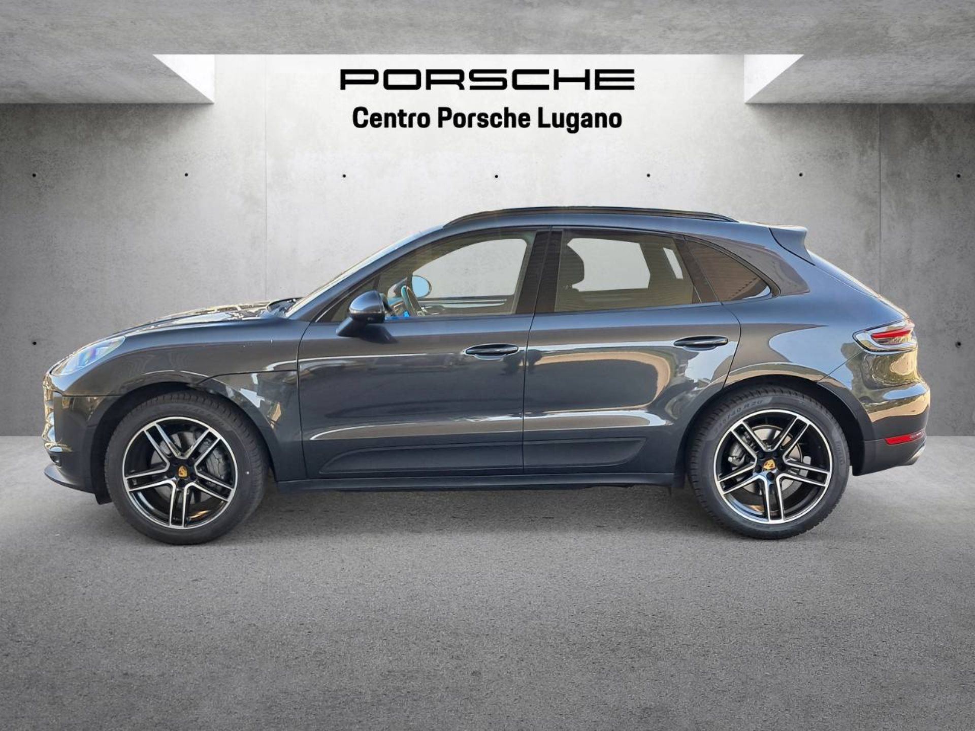 PORSCHE Macan S (MY21)-showroom-element-1