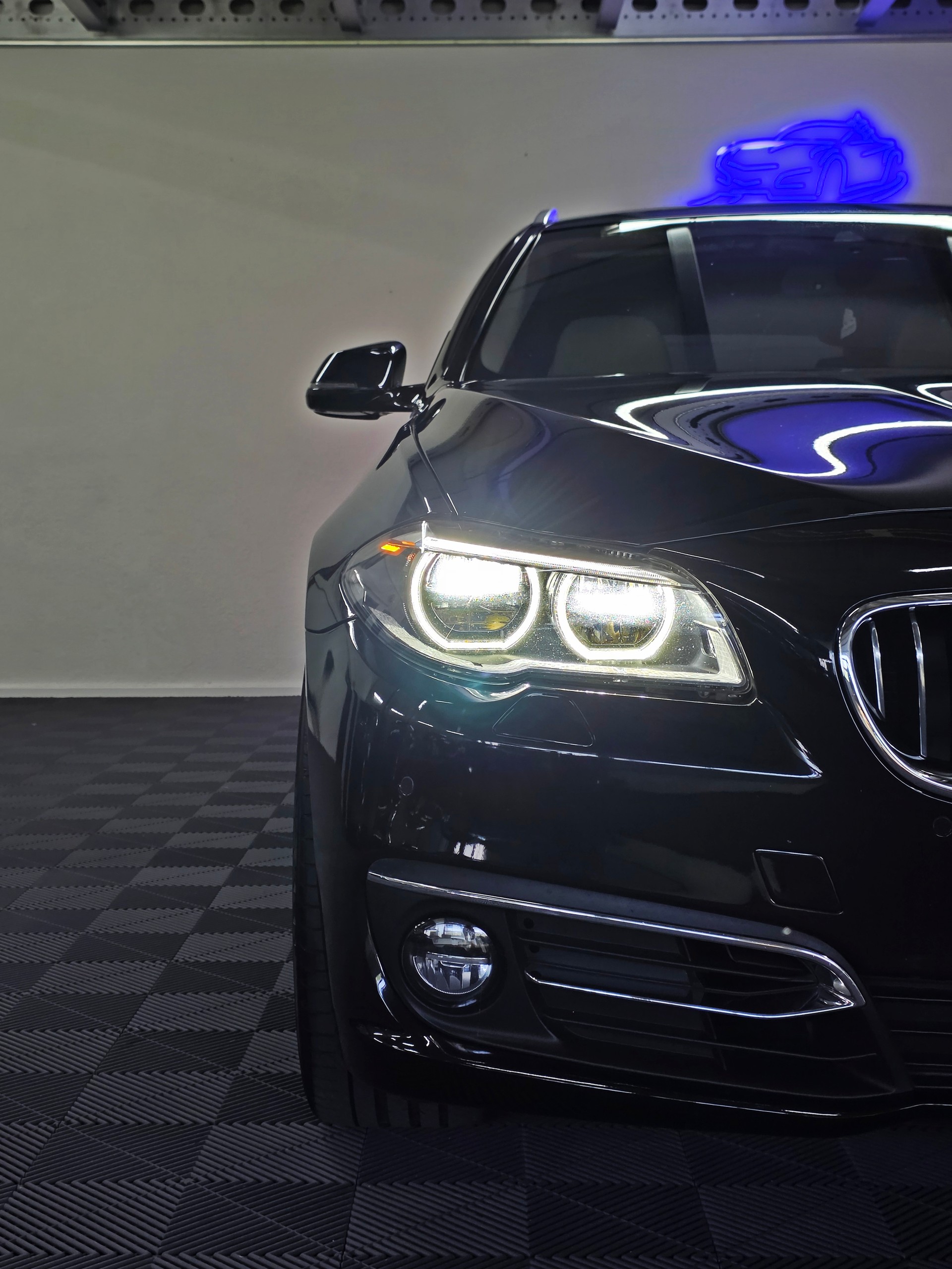 BMW 525d Touring xDrive Luxury Line Steptronic-image-2