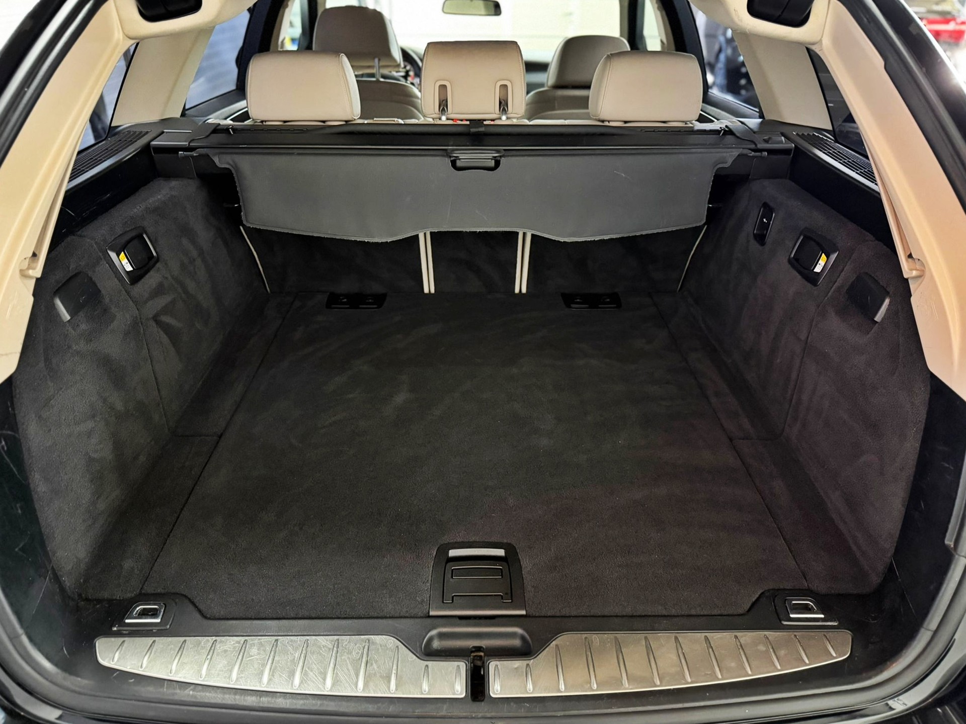 BMW 525d Touring xDrive Luxury Line Steptronic-image-19