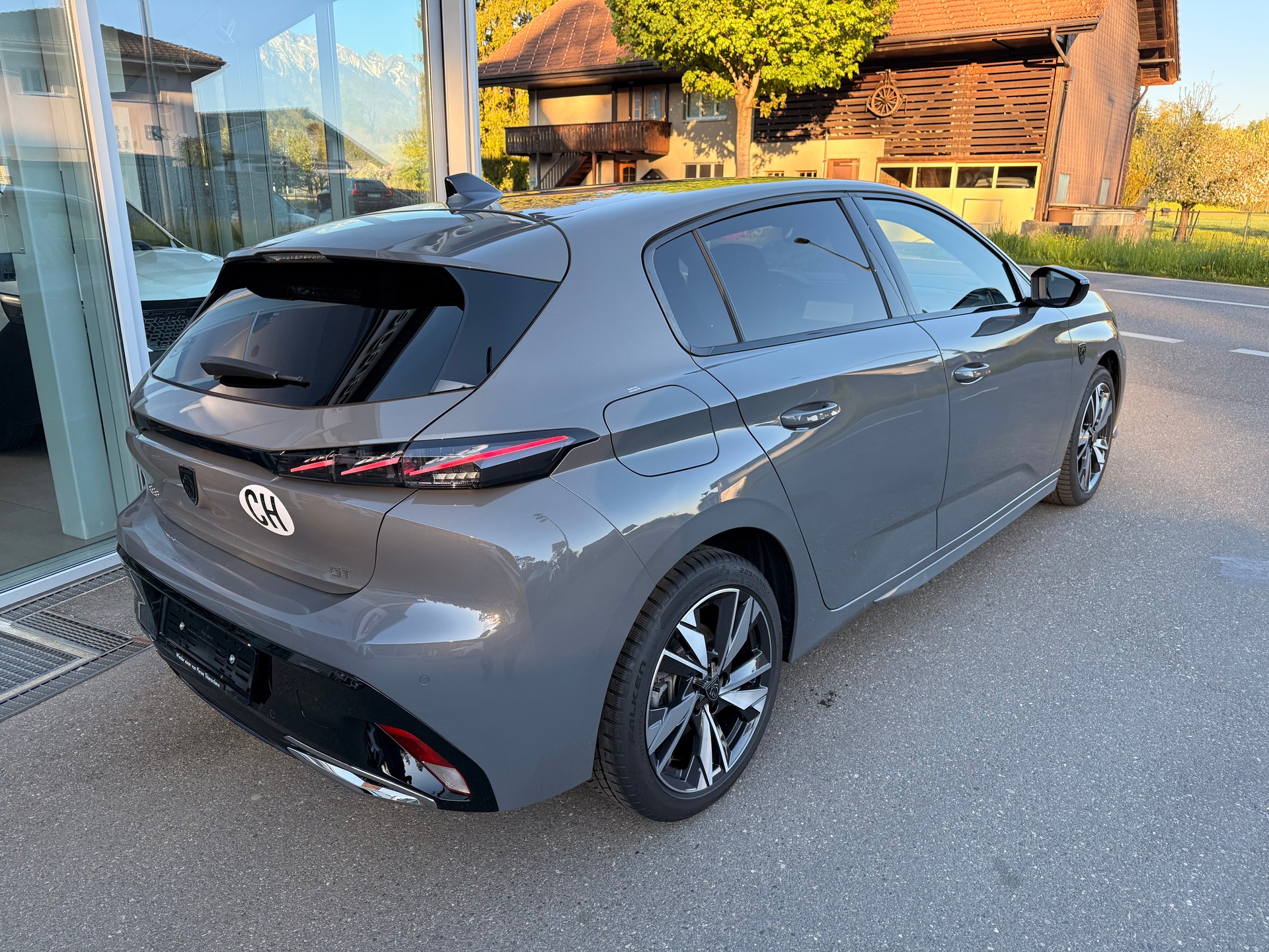 PEUGEOT 308 1.2 HEV 136 GT-image-3