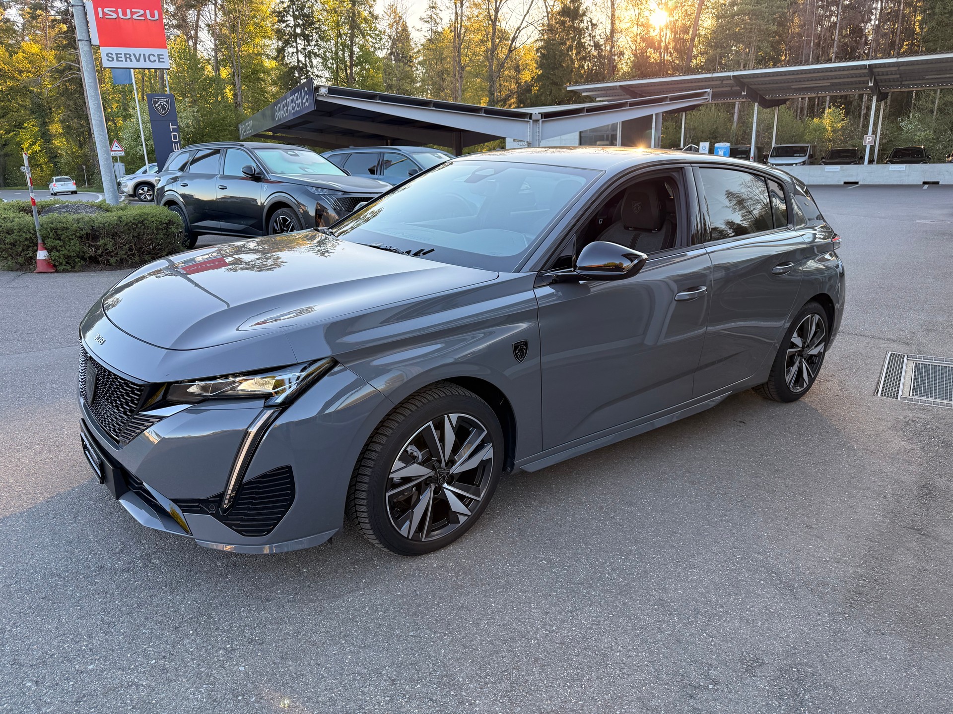 PEUGEOT 308 1.2 HEV 136 GT-image-1