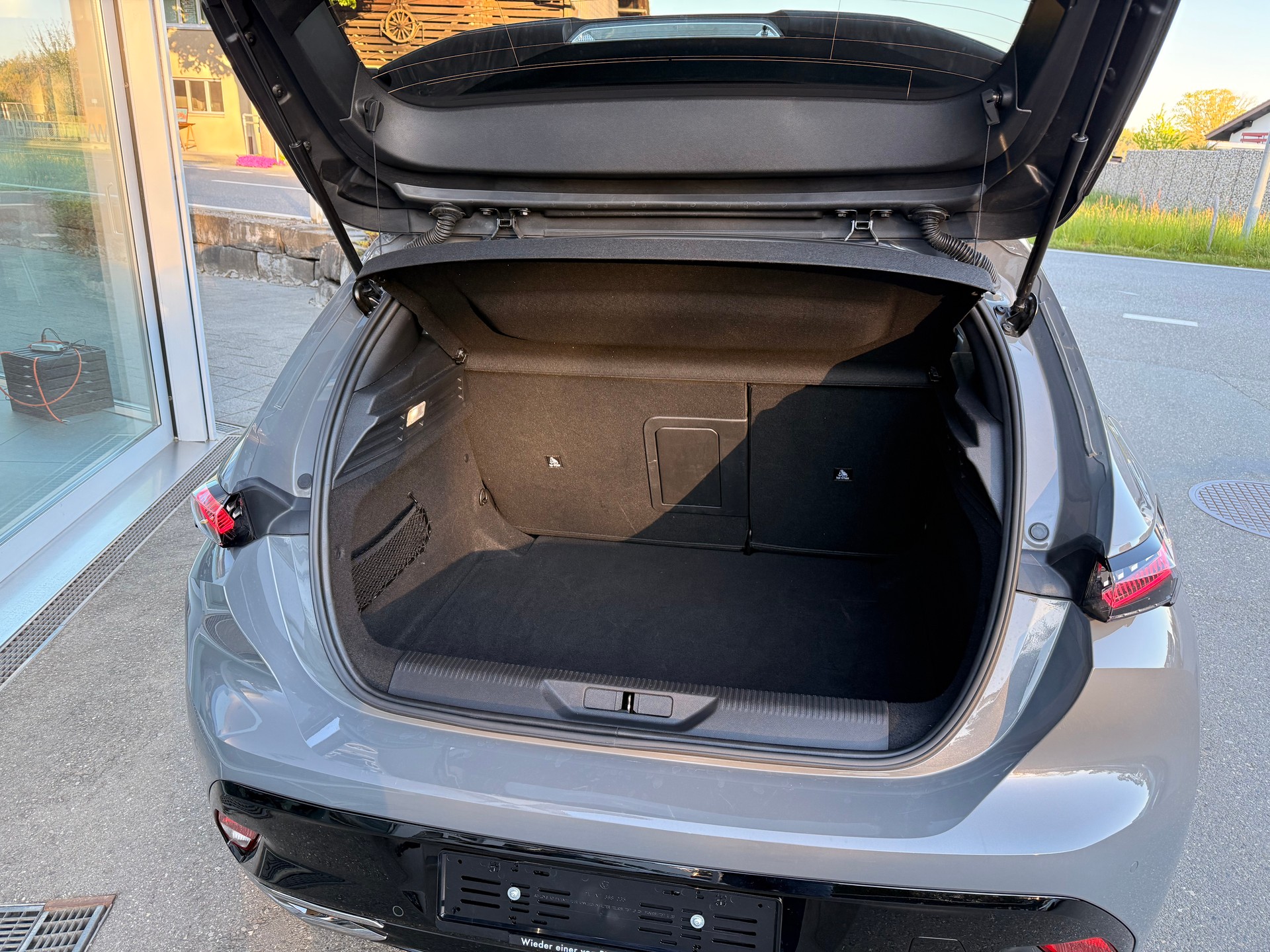 PEUGEOT 308 1.2 HEV 136 GT-image-4