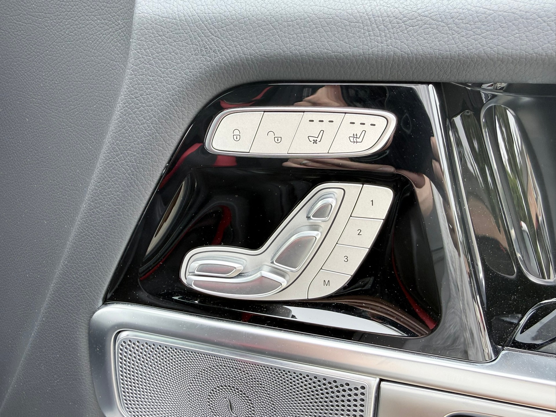 MERCEDES-BENZ G 63 AMG 9G-Tronic-image-21