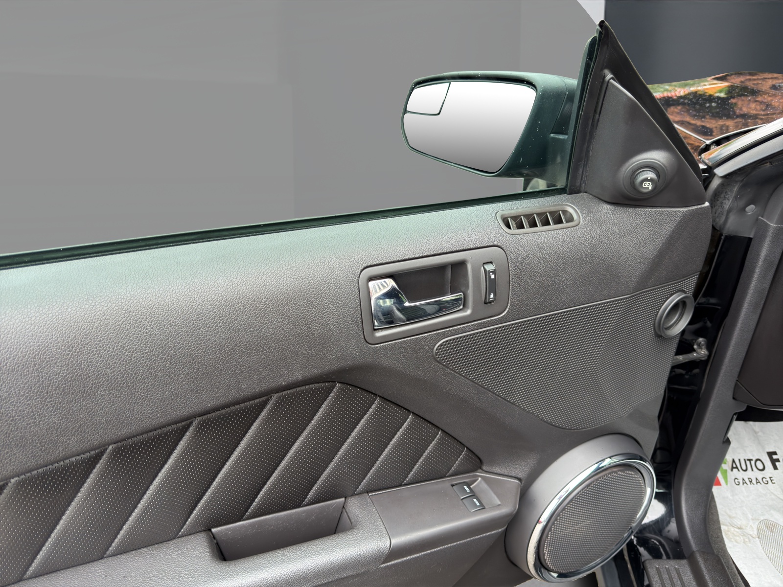 FORD Mustang-image-21