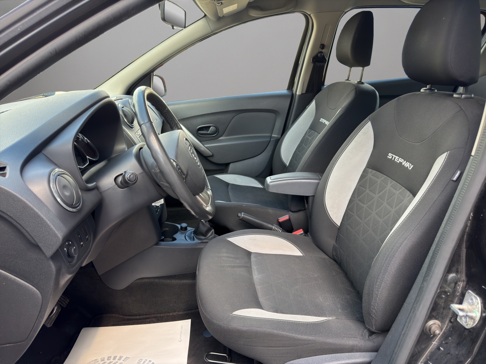 DACIA Sandero Tce 90 Stepway Lauréate Automatic-image-8