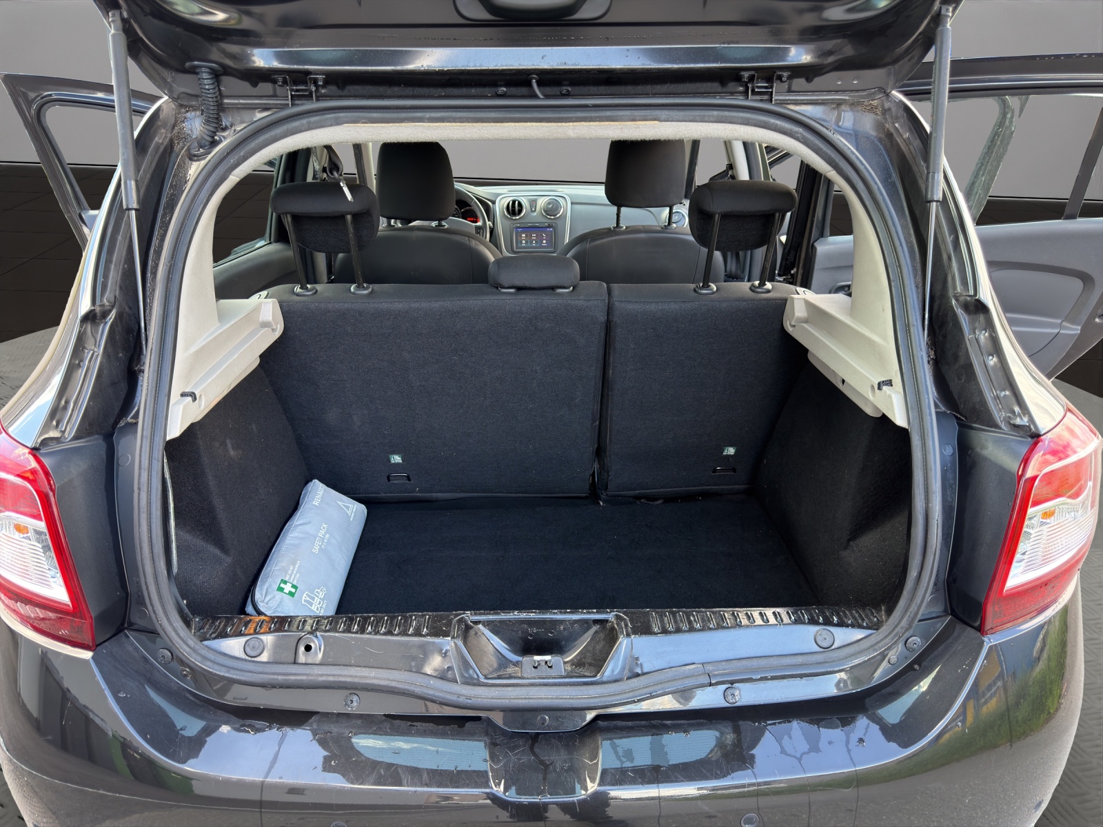 DACIA Sandero Tce 90 Stepway Lauréate Automatic-image-17