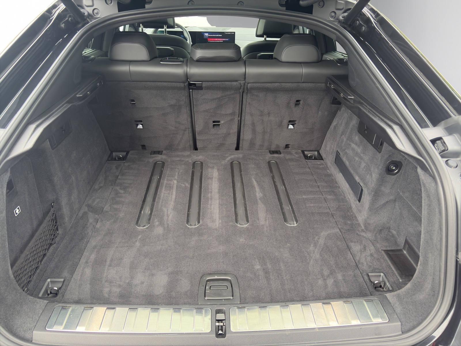 BMW X6 xDr48V M60i M SportPro-image-9